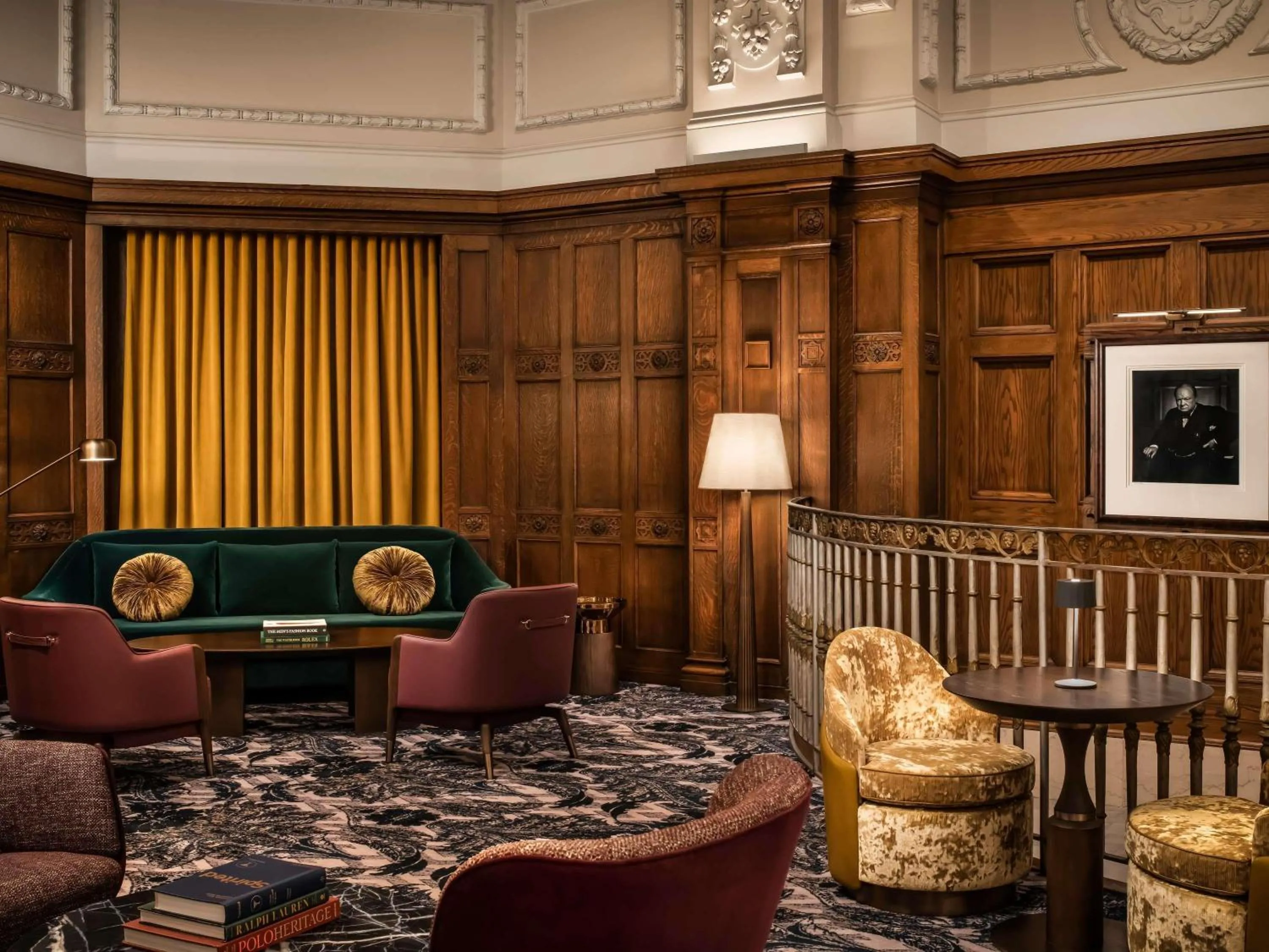 Lounge or bar in Fairmont Chateau Laurier