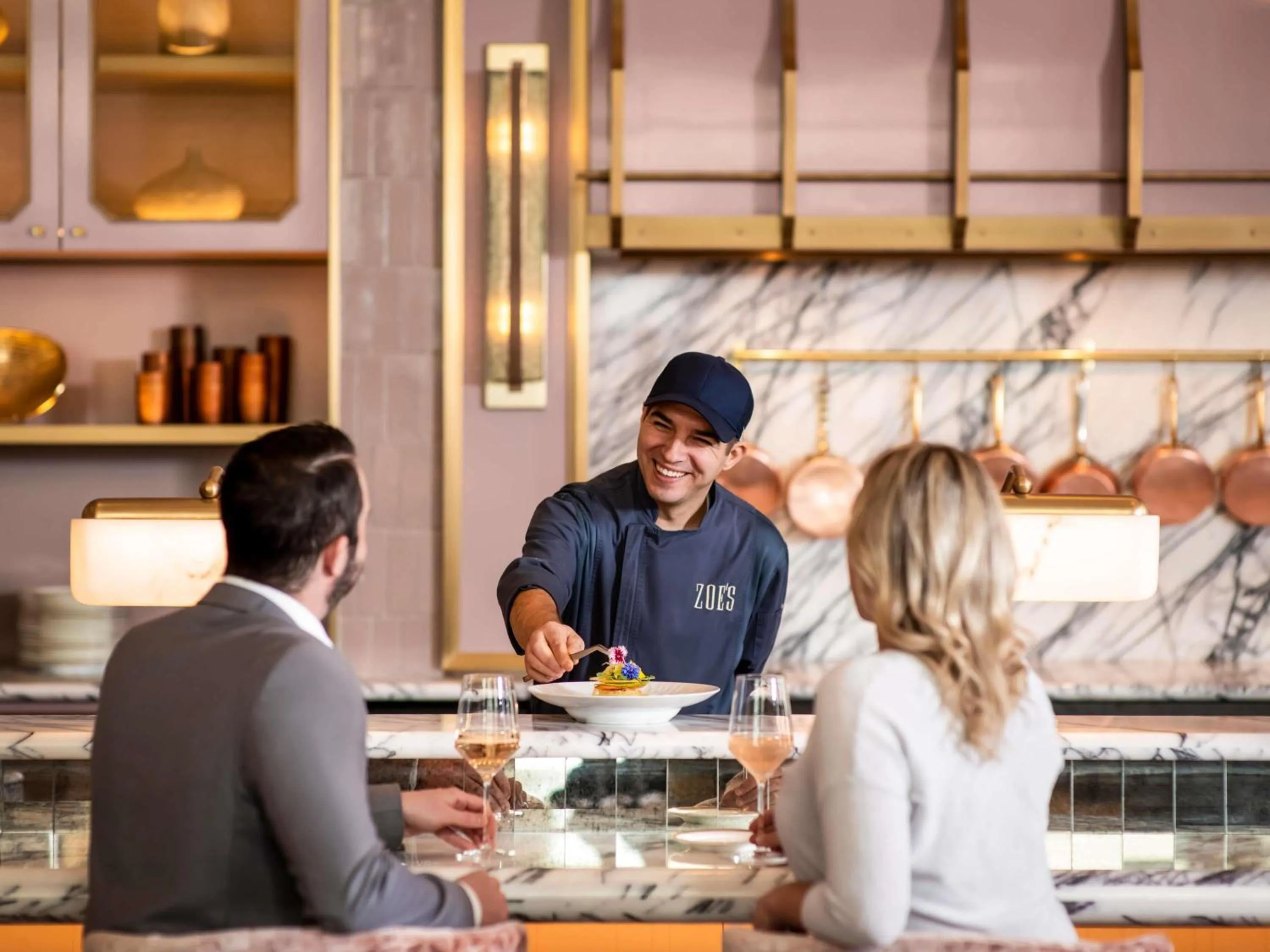 Restaurant/places to eat in Fairmont Chateau Laurier