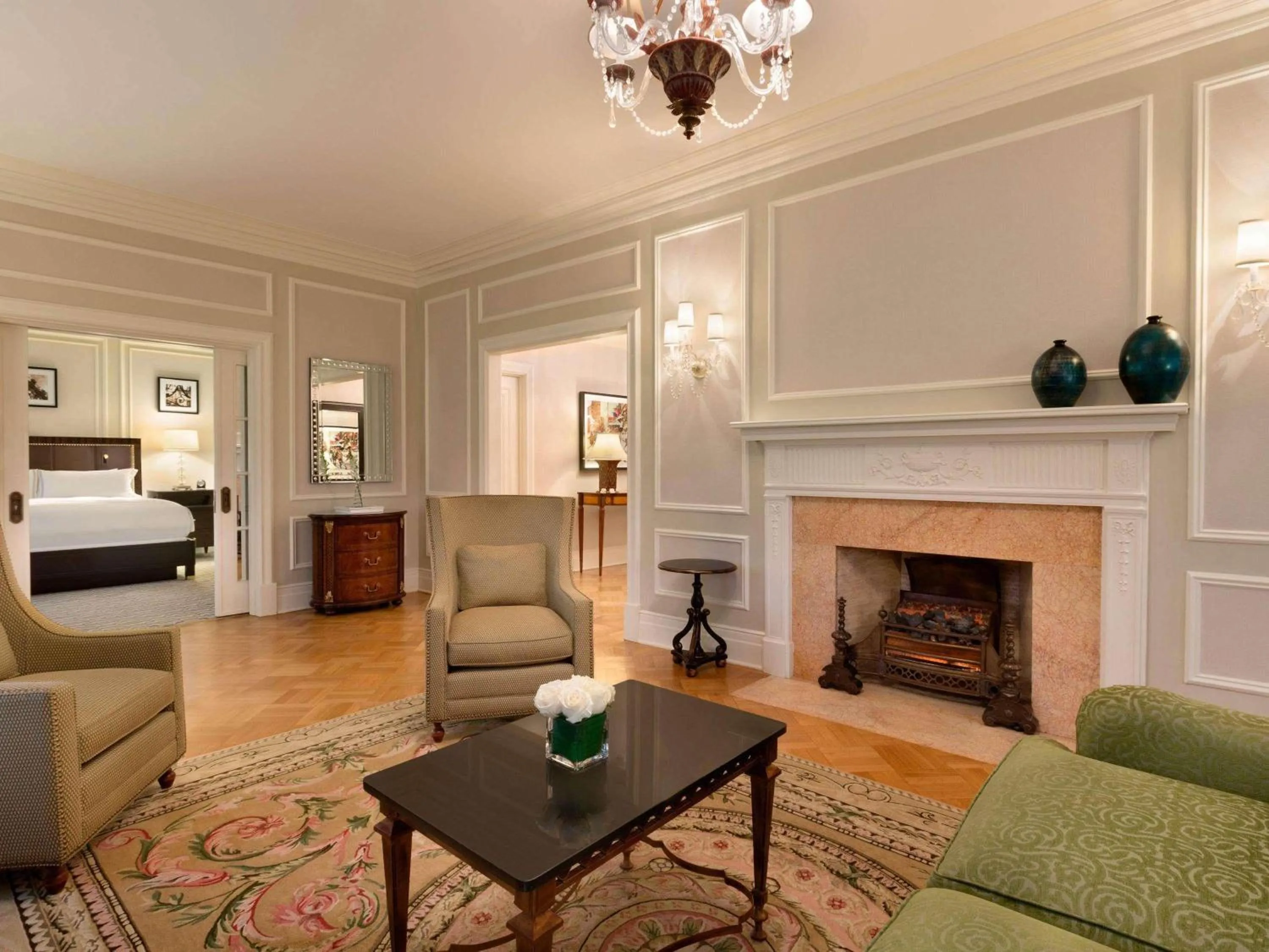 Bedroom, Bed in Fairmont Chateau Laurier