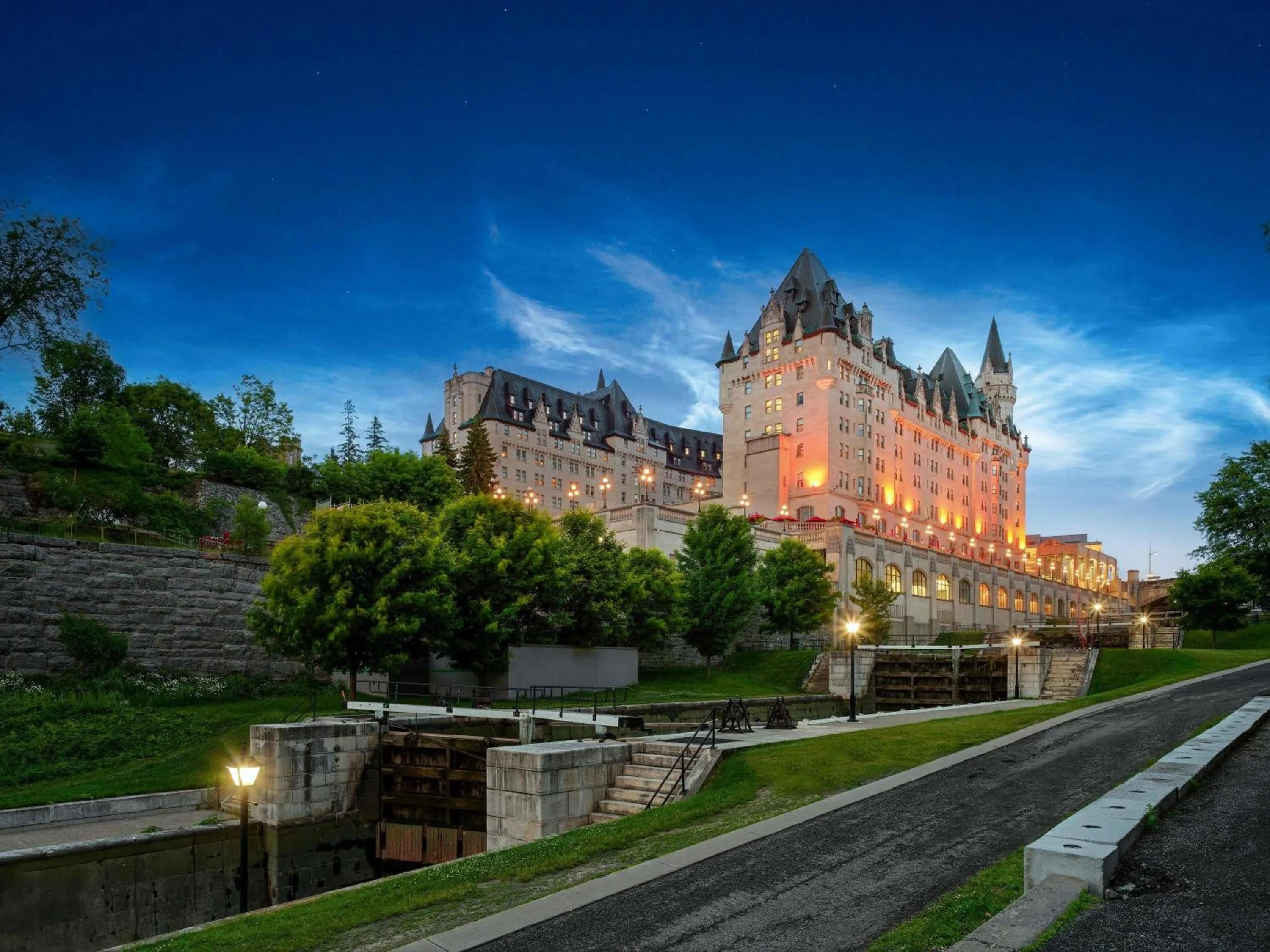 Property building in Fairmont Chateau Laurier