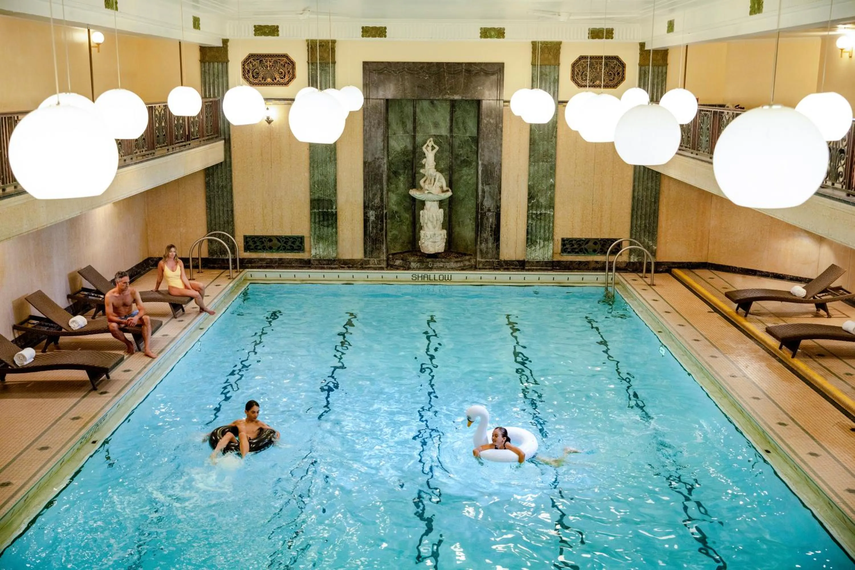 Swimming pool in Fairmont Chateau Laurier