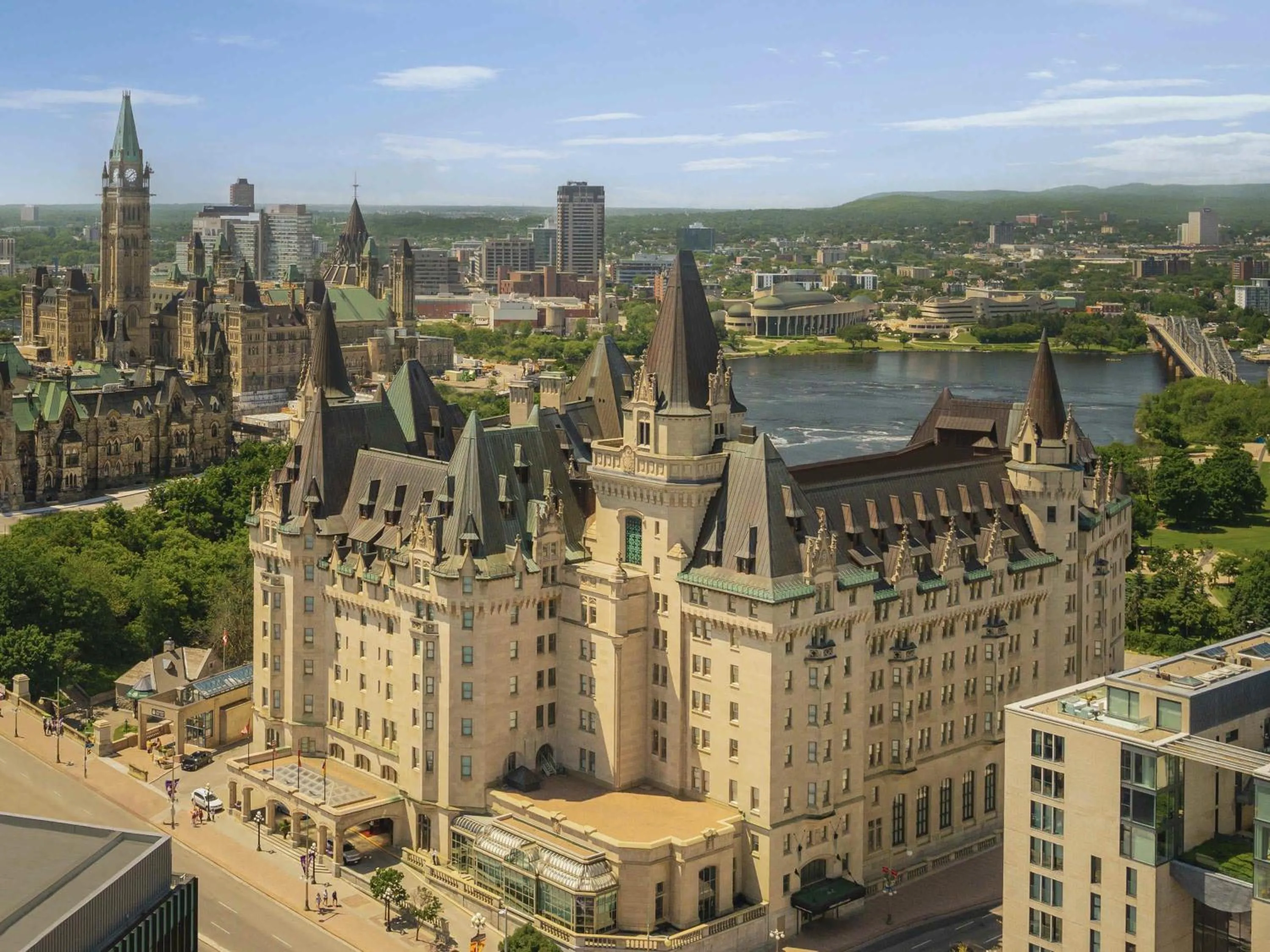 Property building in Fairmont Chateau Laurier