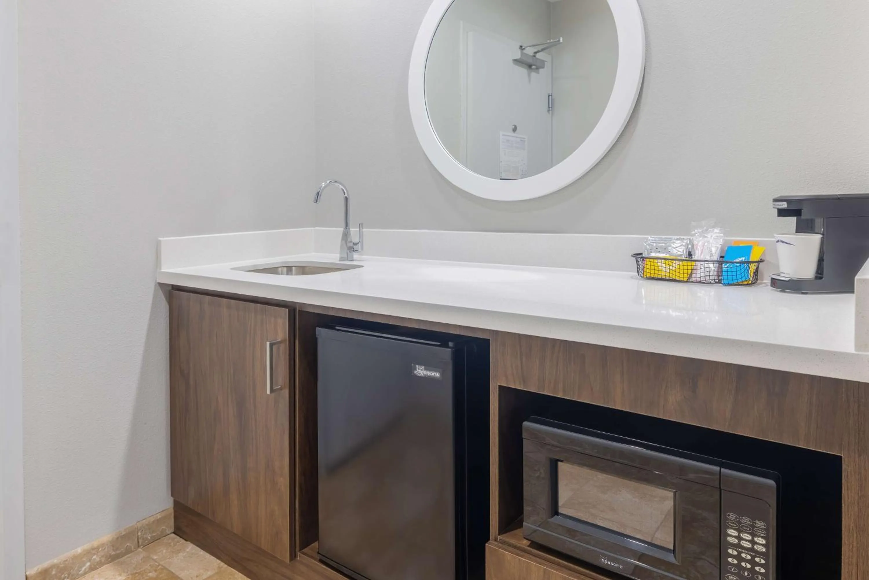 Photo of the whole room in Hampton Inn & Suites Brenham