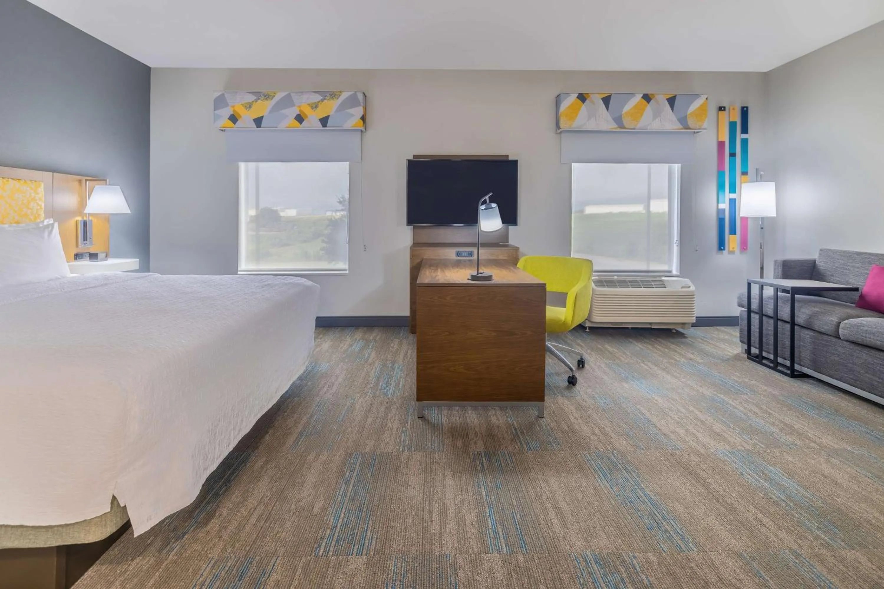 Living room, Bed in Hampton Inn & Suites Brenham