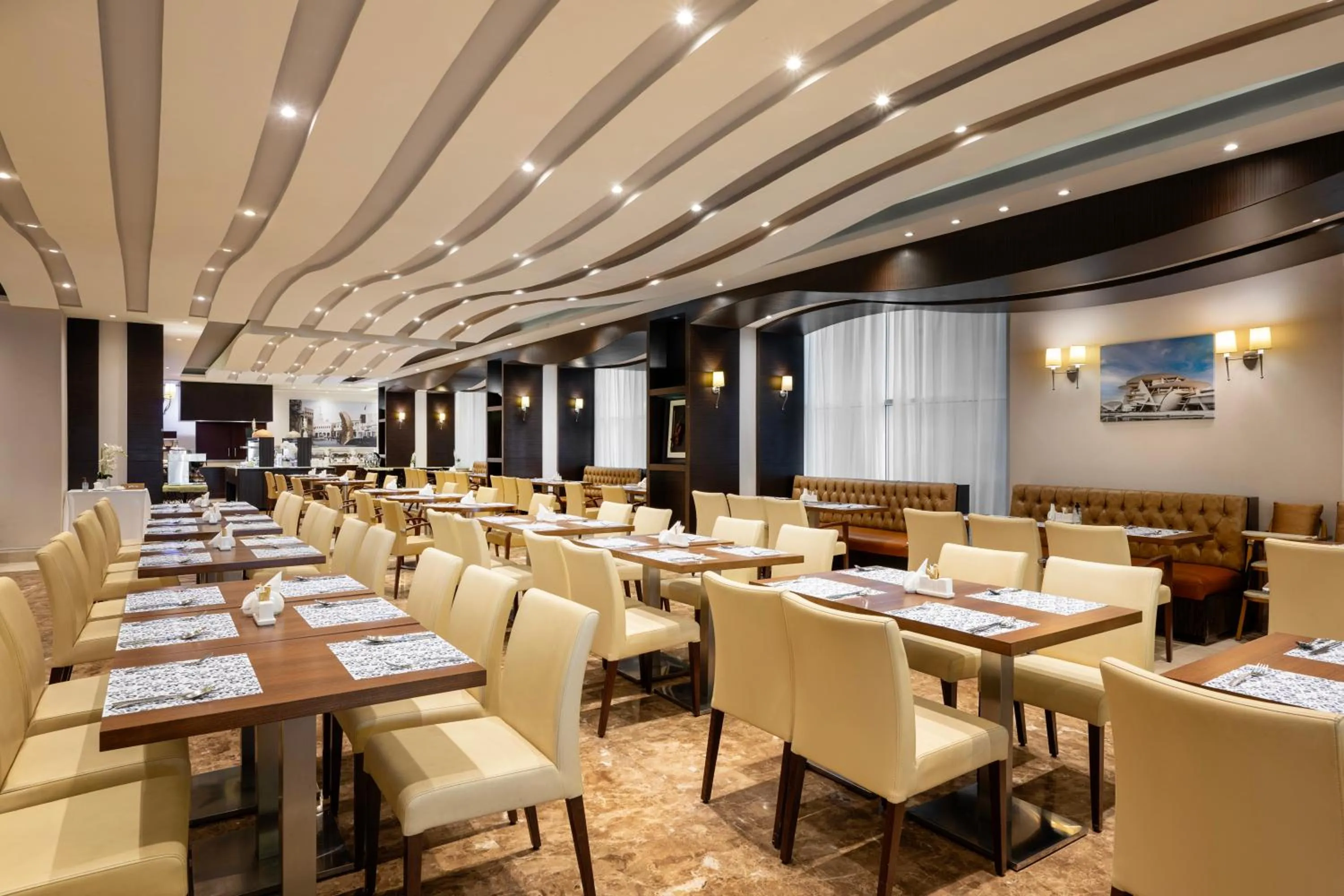 Restaurant/places to eat in Golden Tulip Doha Hotel