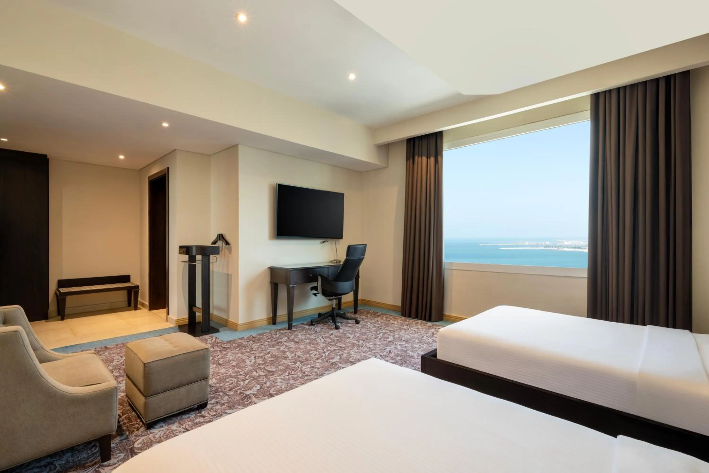 Natural landscape, Bed in Golden Tulip Doha Hotel