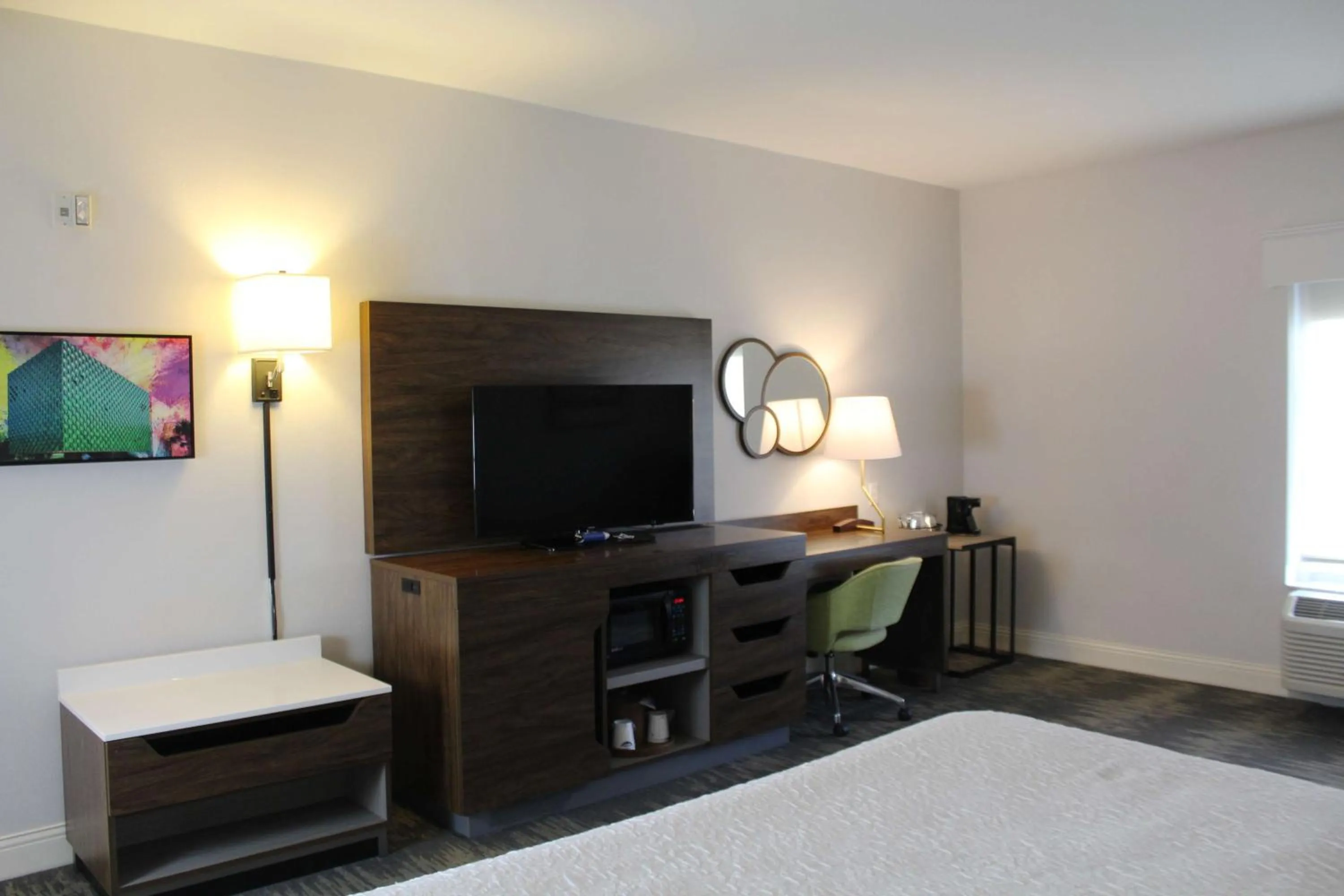 Bedroom, Bed in Hampton Inn & Suites Sarasota / Bradenton - Airport