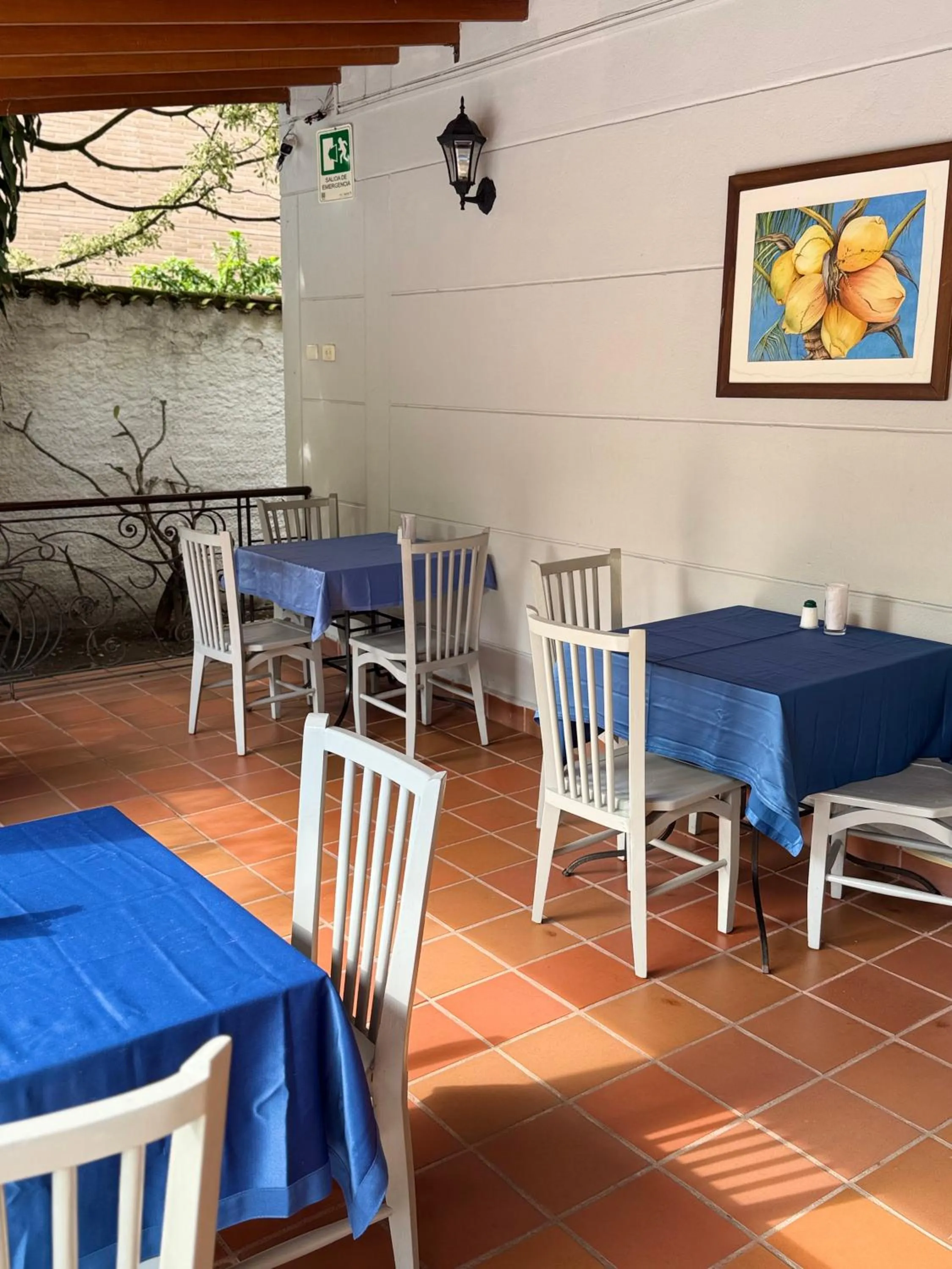Restaurant/places to eat in Hotel Portales Del Campestre