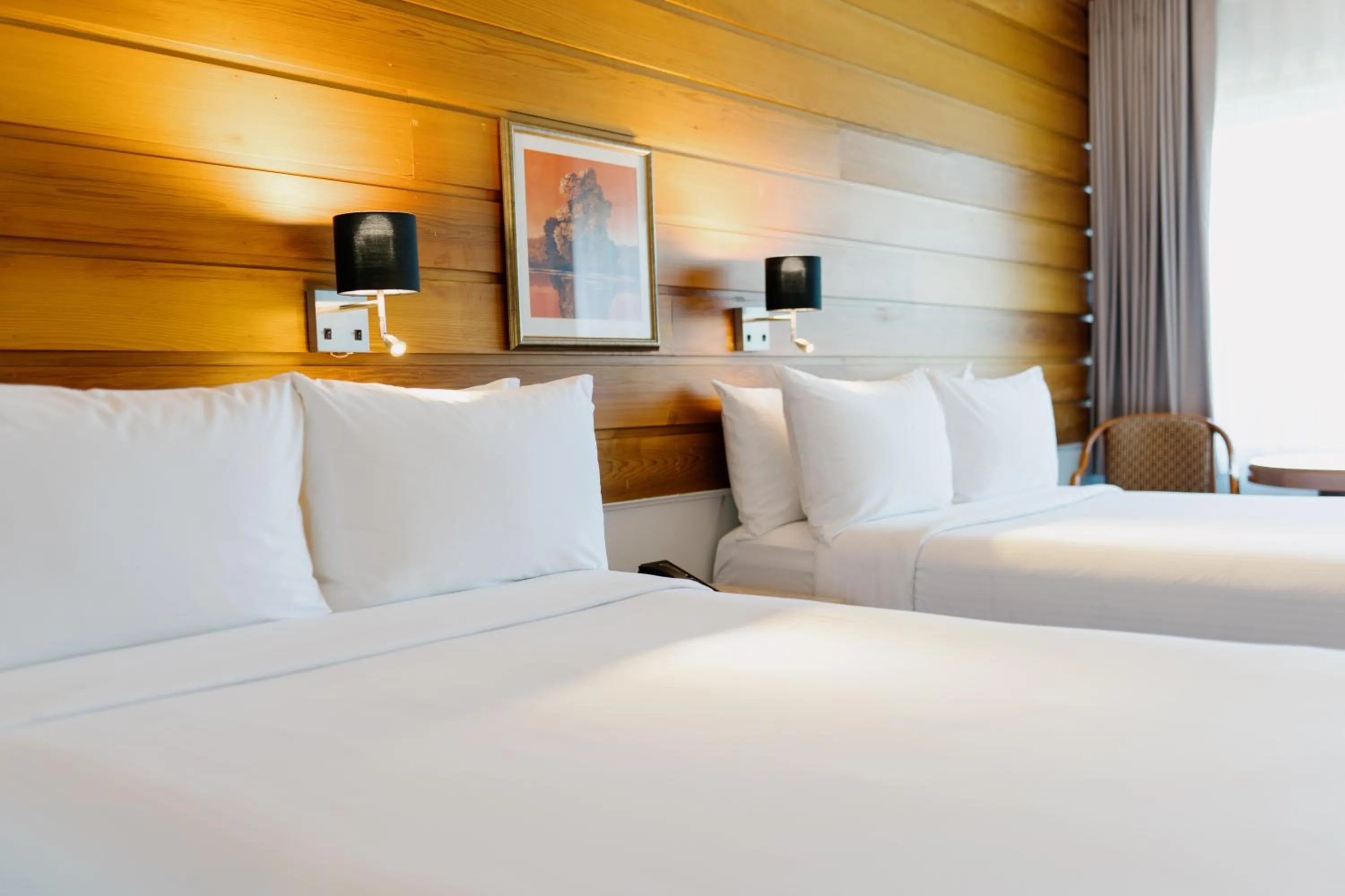 Bed in Hôtels Gouverneur Sept-Îles