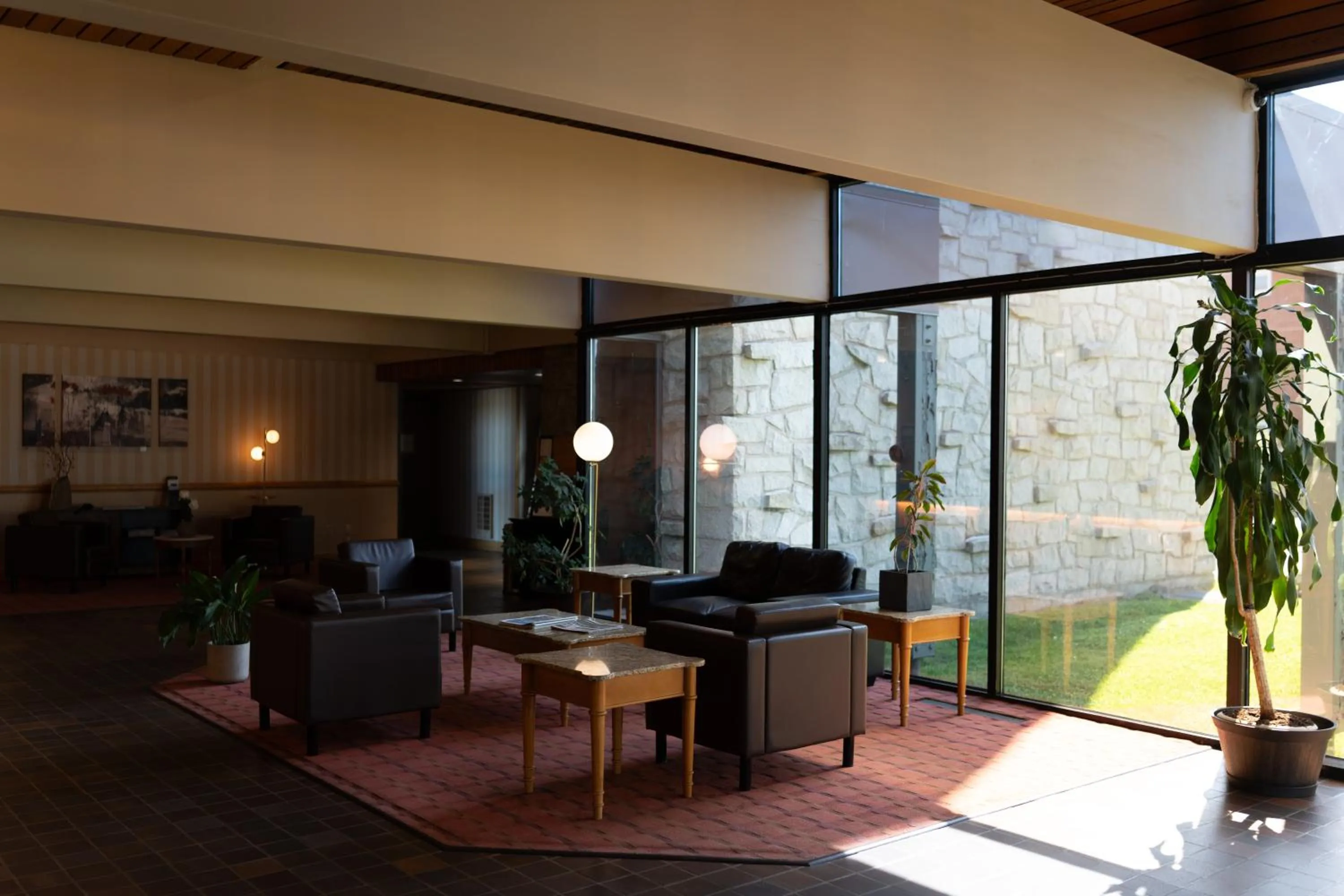 Lobby or reception in Hôtels Gouverneur Sept-Îles