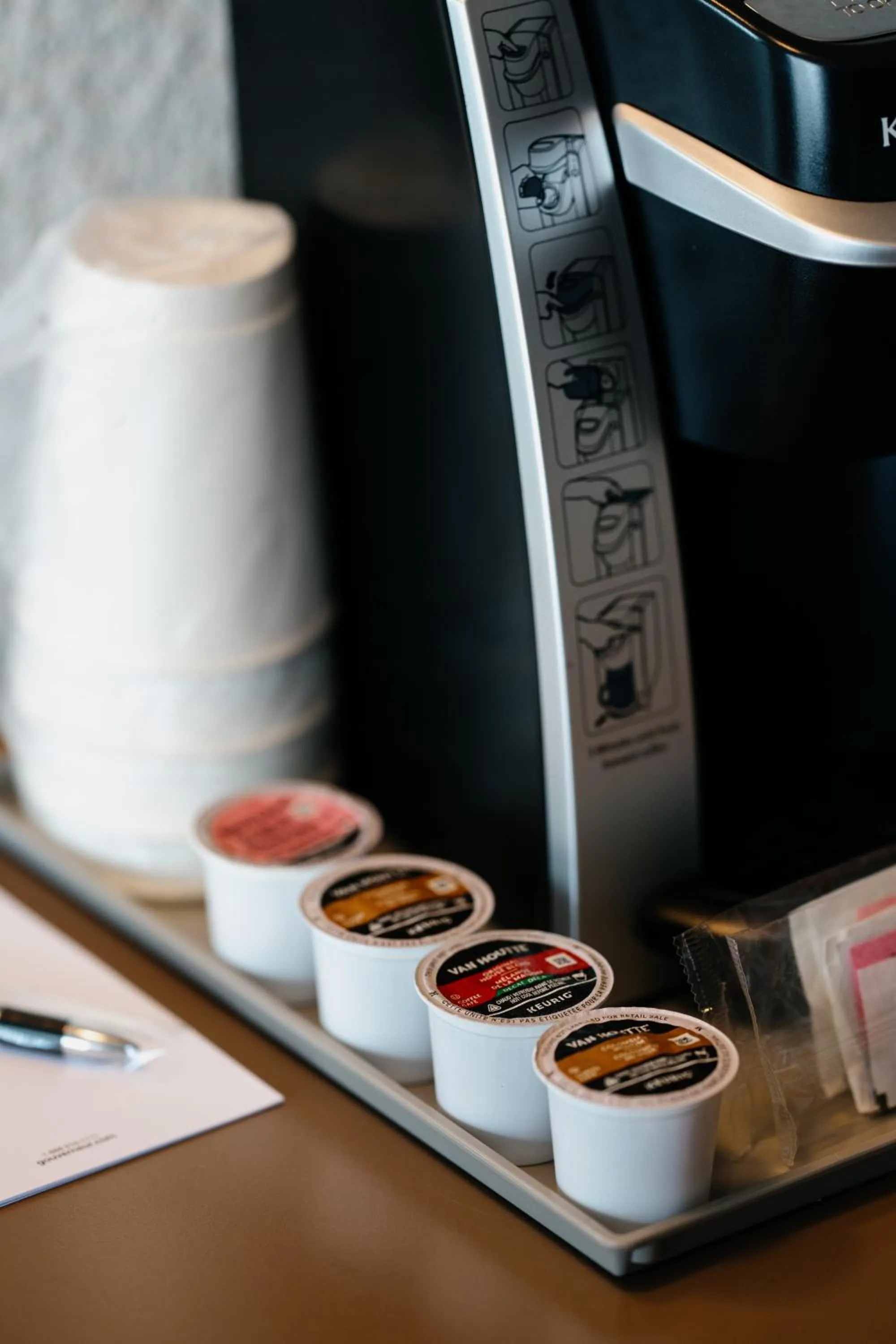 Coffee/tea facilities in Hôtels Gouverneur Sept-Îles