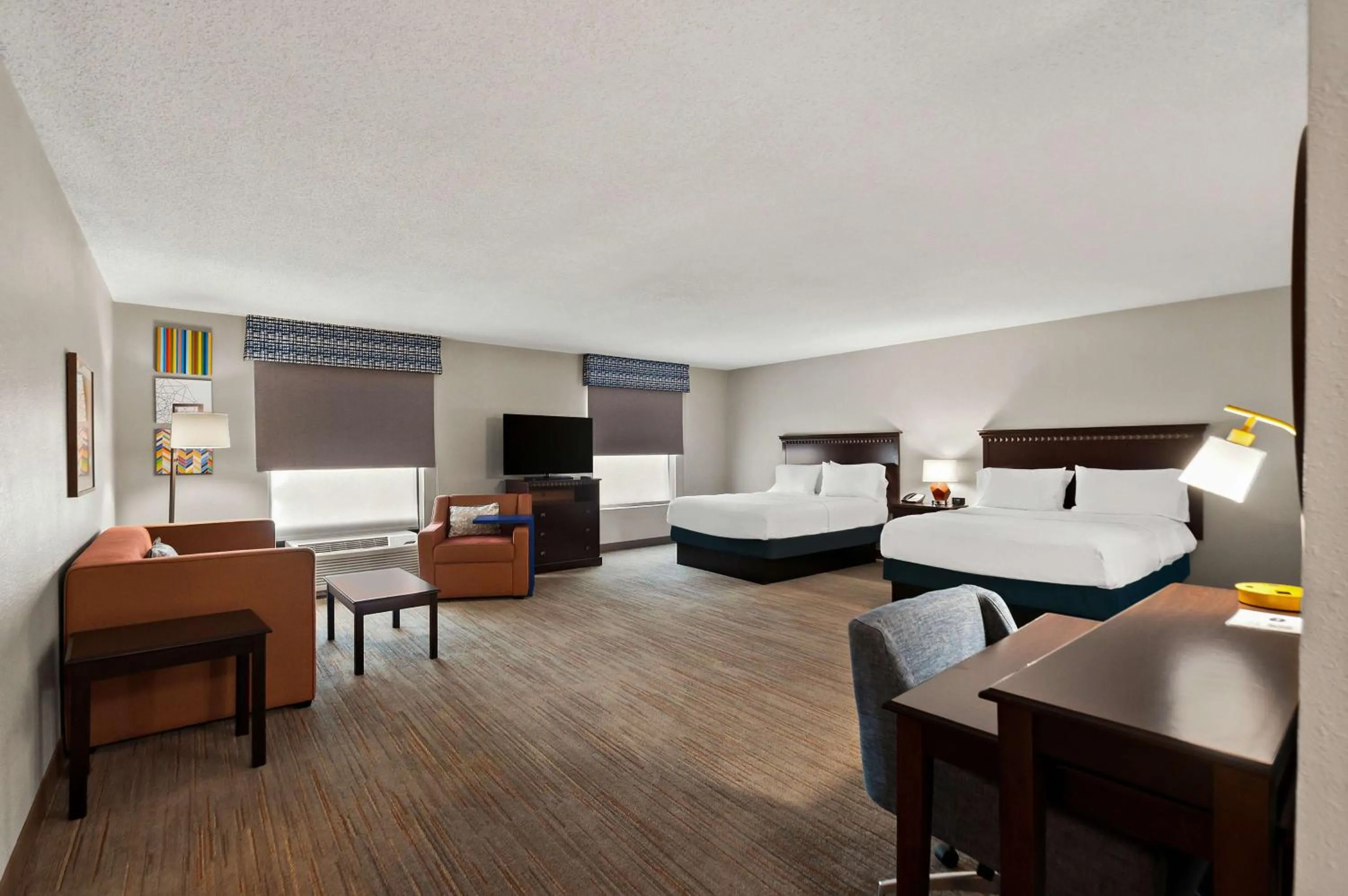 Living room, Bed in Hampton Inn & Suites Fort Belvoir Alexandria South