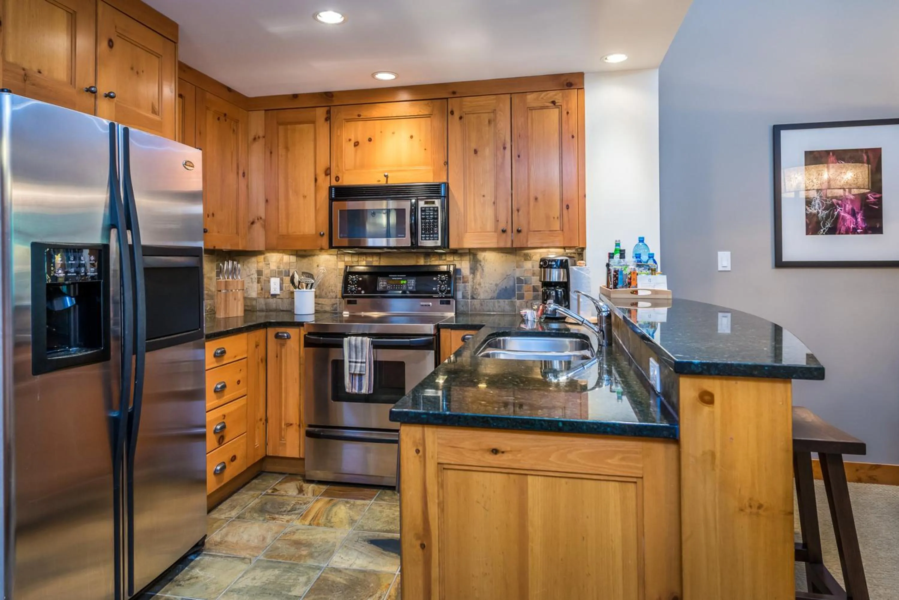 Kitchen or kitchenette in First Tracks Lodge, by Lodging Ovations