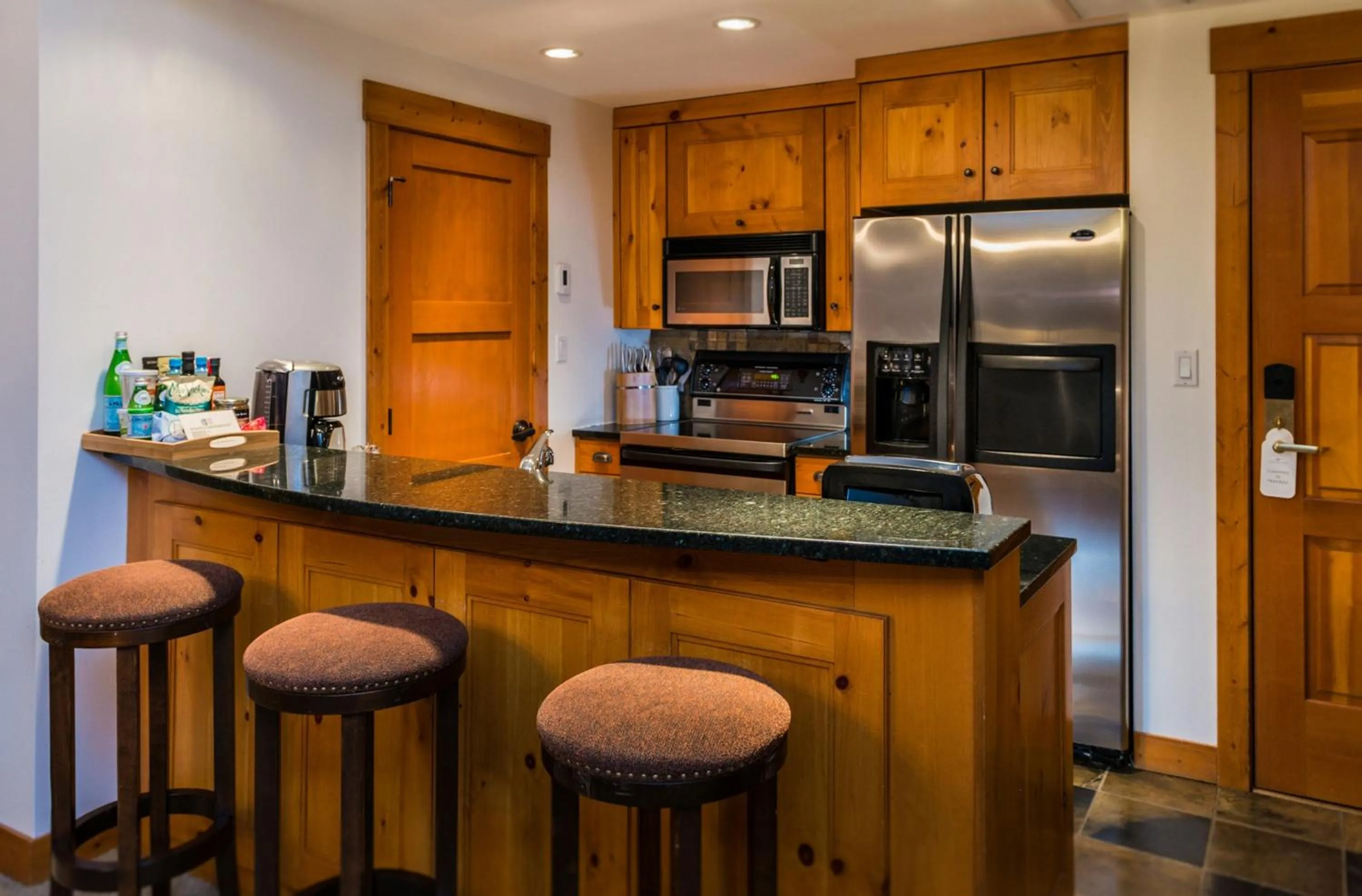 Kitchen or kitchenette in First Tracks Lodge, by Lodging Ovations