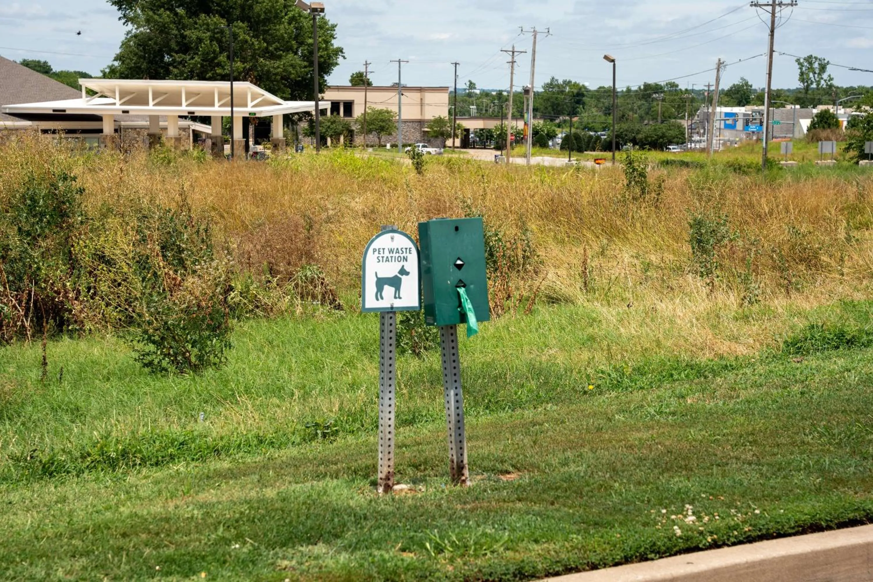 Property building in Studio 6 Claremore OK