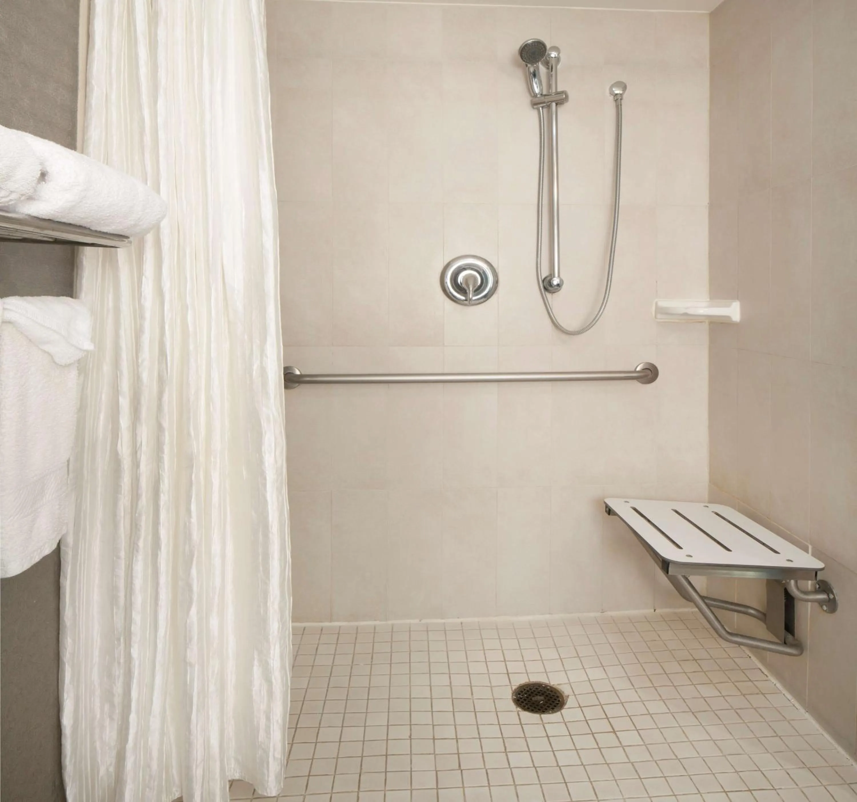 Bathroom in DoubleTree by Hilton El Paso Downtown