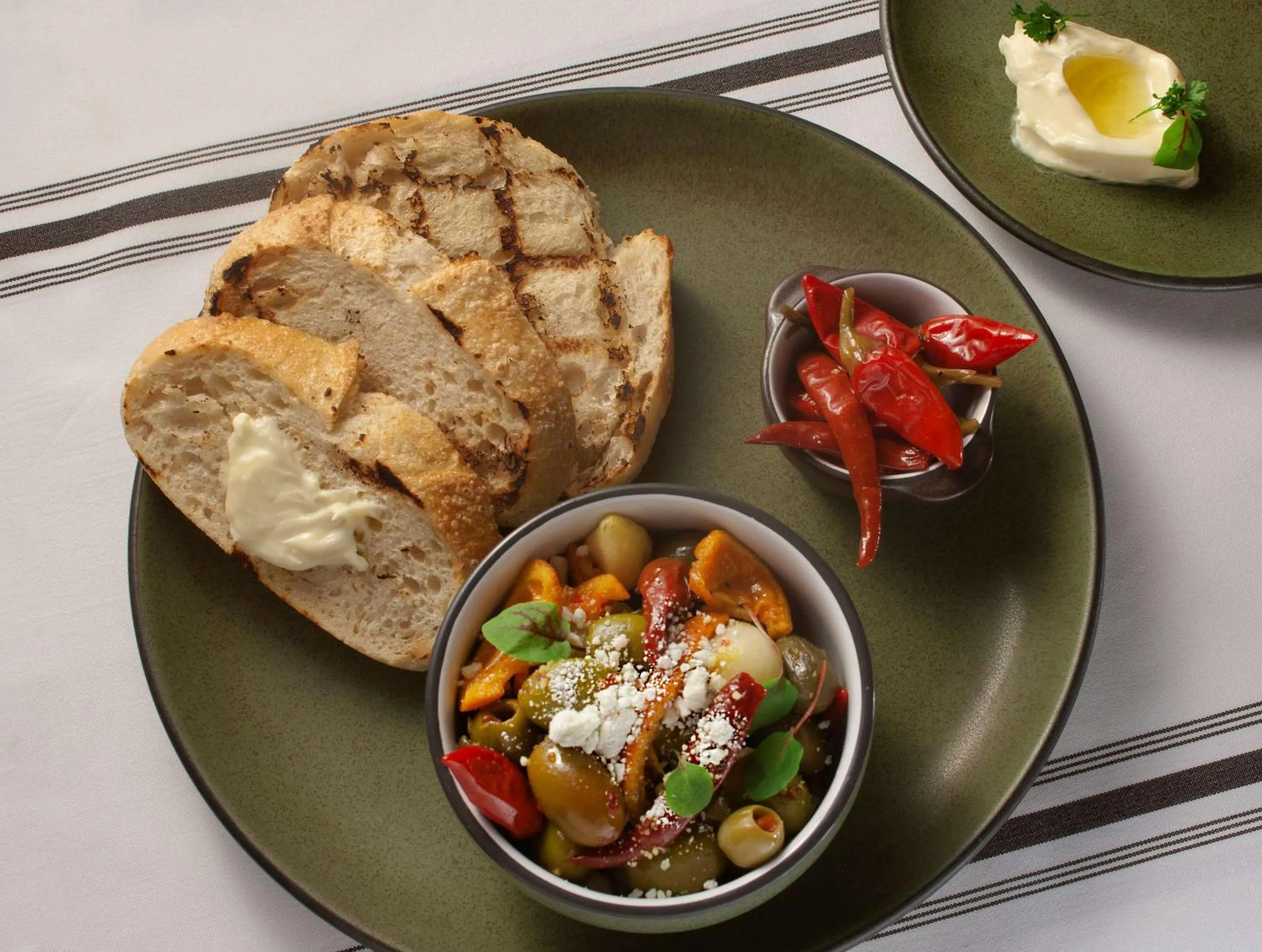 Dining area in DoubleTree by Hilton El Paso Downtown