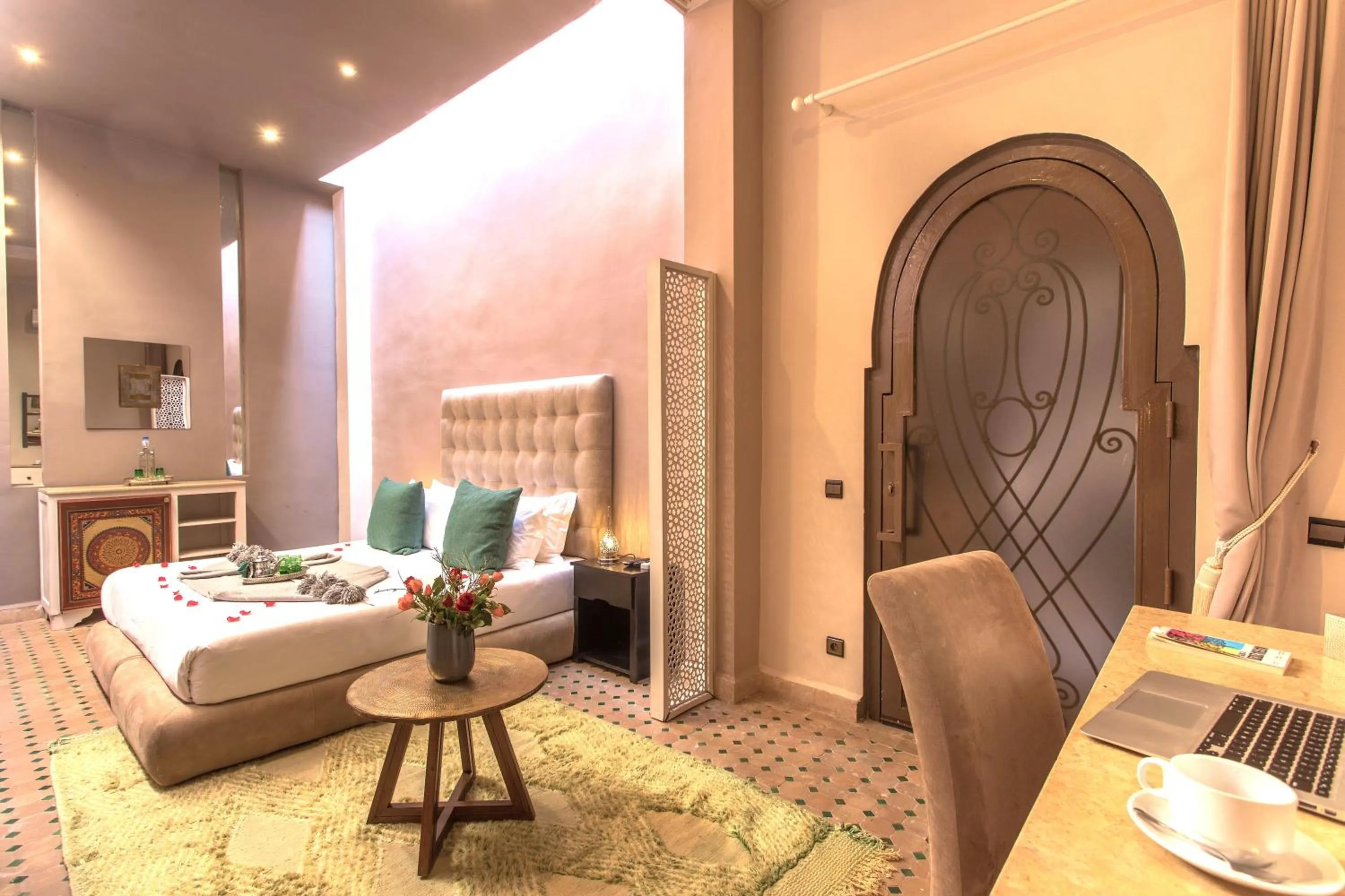 Bed in Le Medina Privilège Riad & Spa