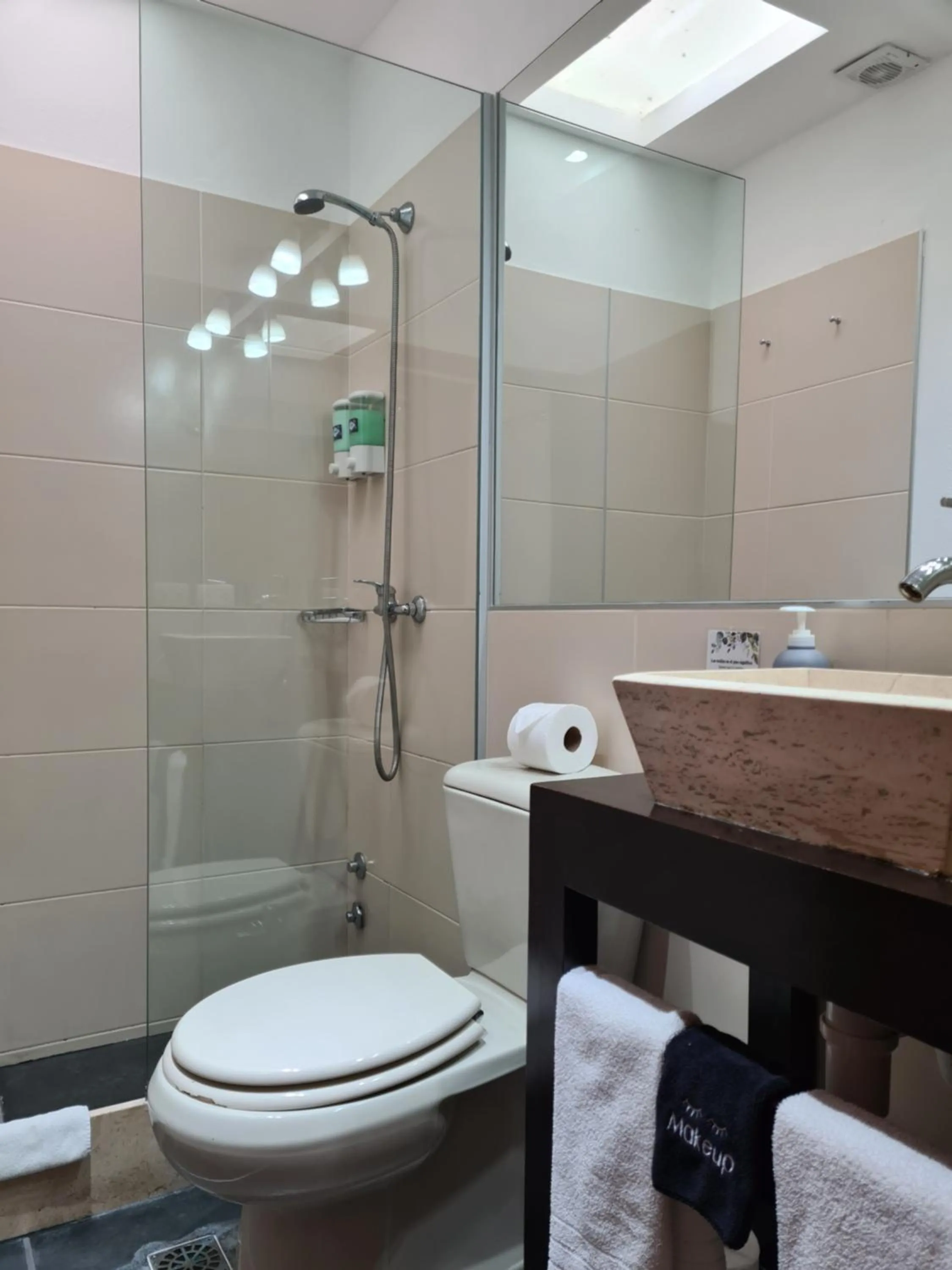 Shower in Posada El Capullo