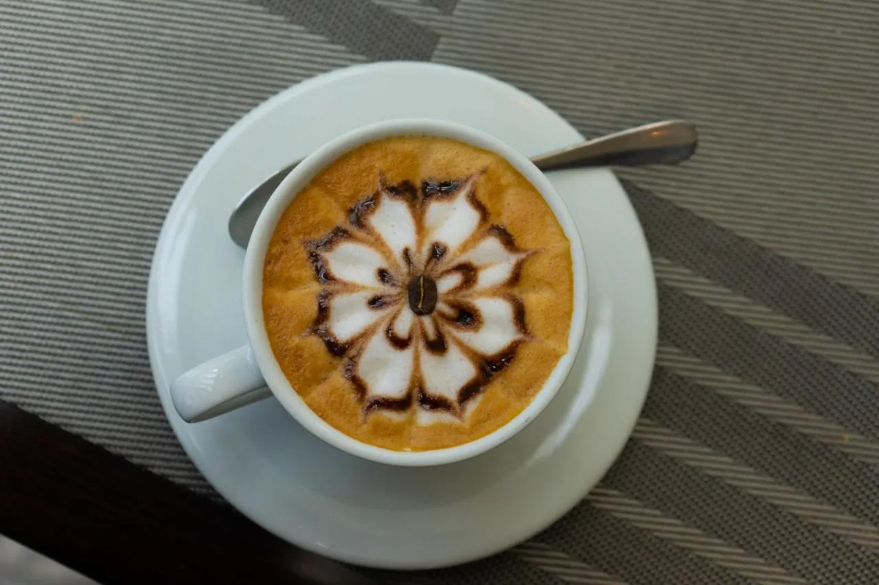 Restaurant/places to eat in Hotel Calacoto