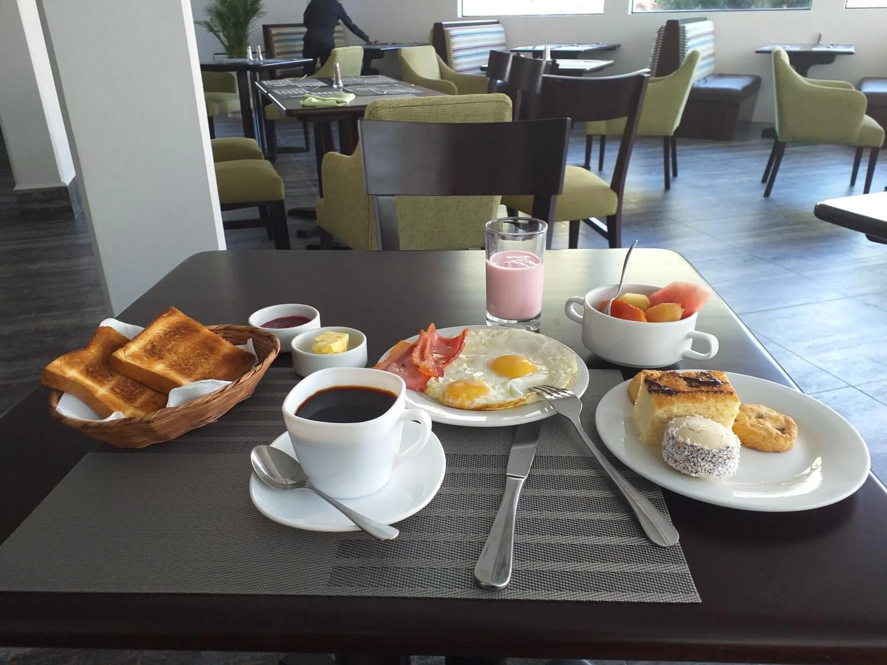 Buffet breakfast in Hotel Calacoto