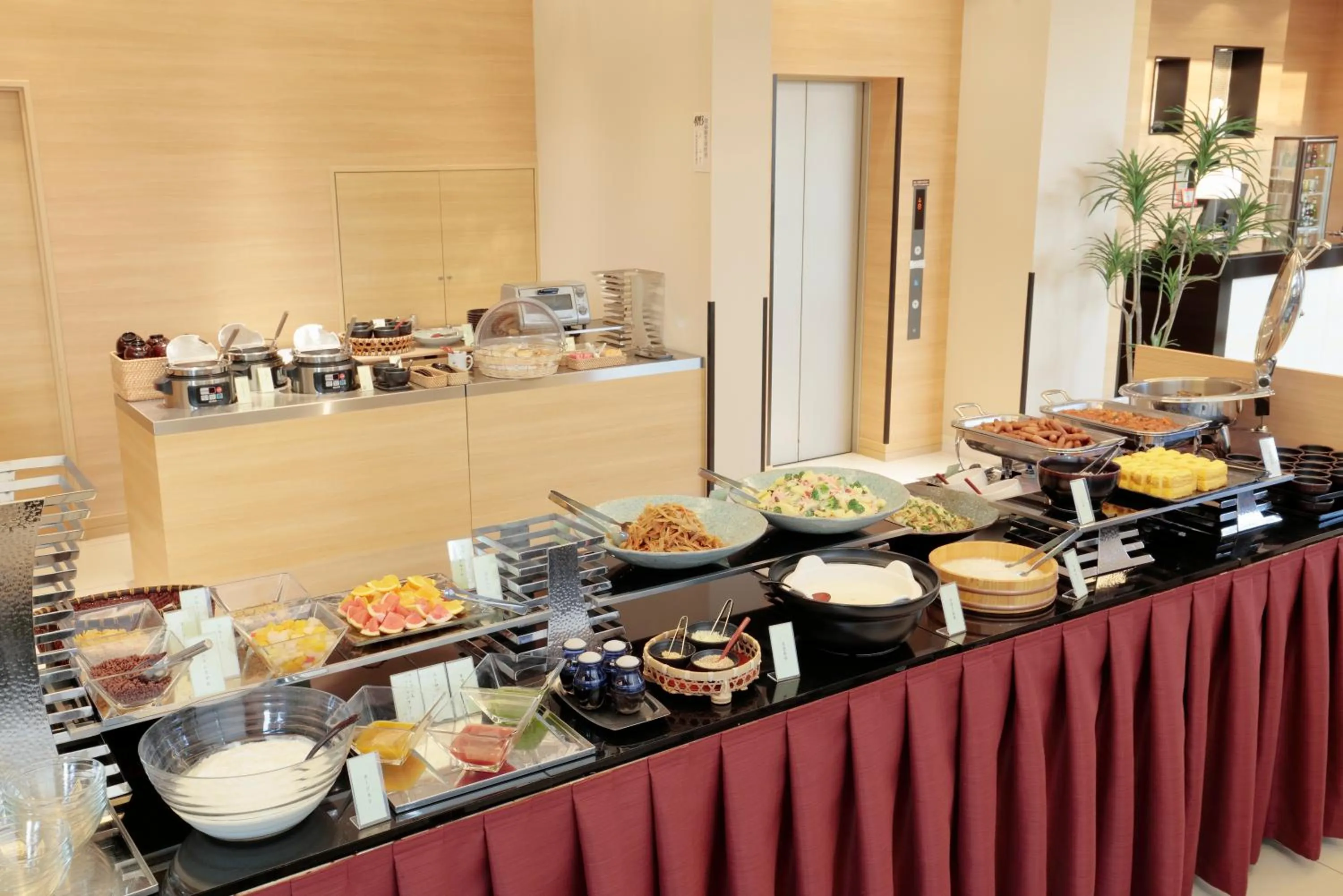 Restaurant/places to eat in Candeo Hotels Kikuyo Kumamoto Airport