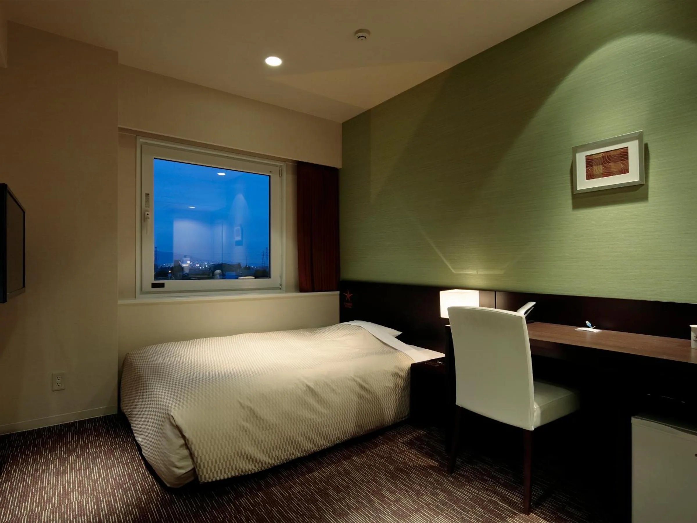 Photo of the whole room, Bed in Candeo Hotels Kikuyo Kumamoto Airport