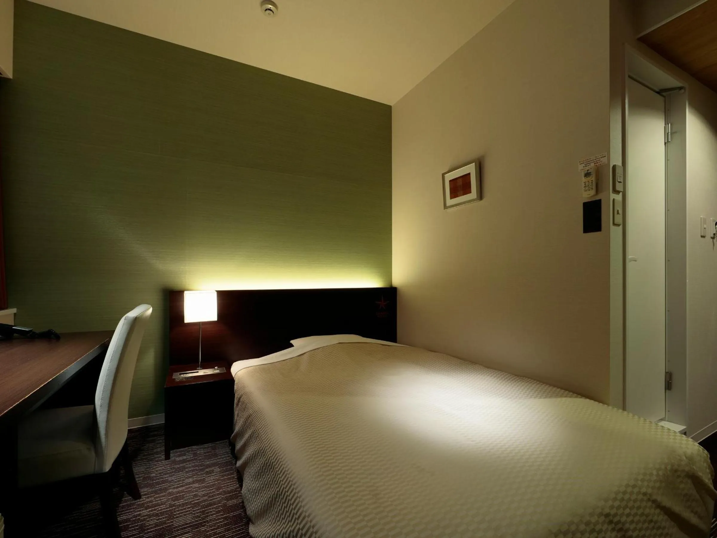Photo of the whole room, Bed in Candeo Hotels Kikuyo Kumamoto Airport
