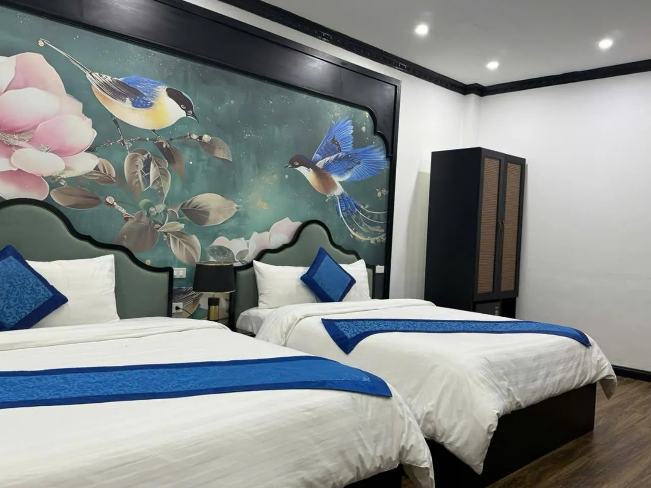 room service, Bed in Aquarius Grand Hotel