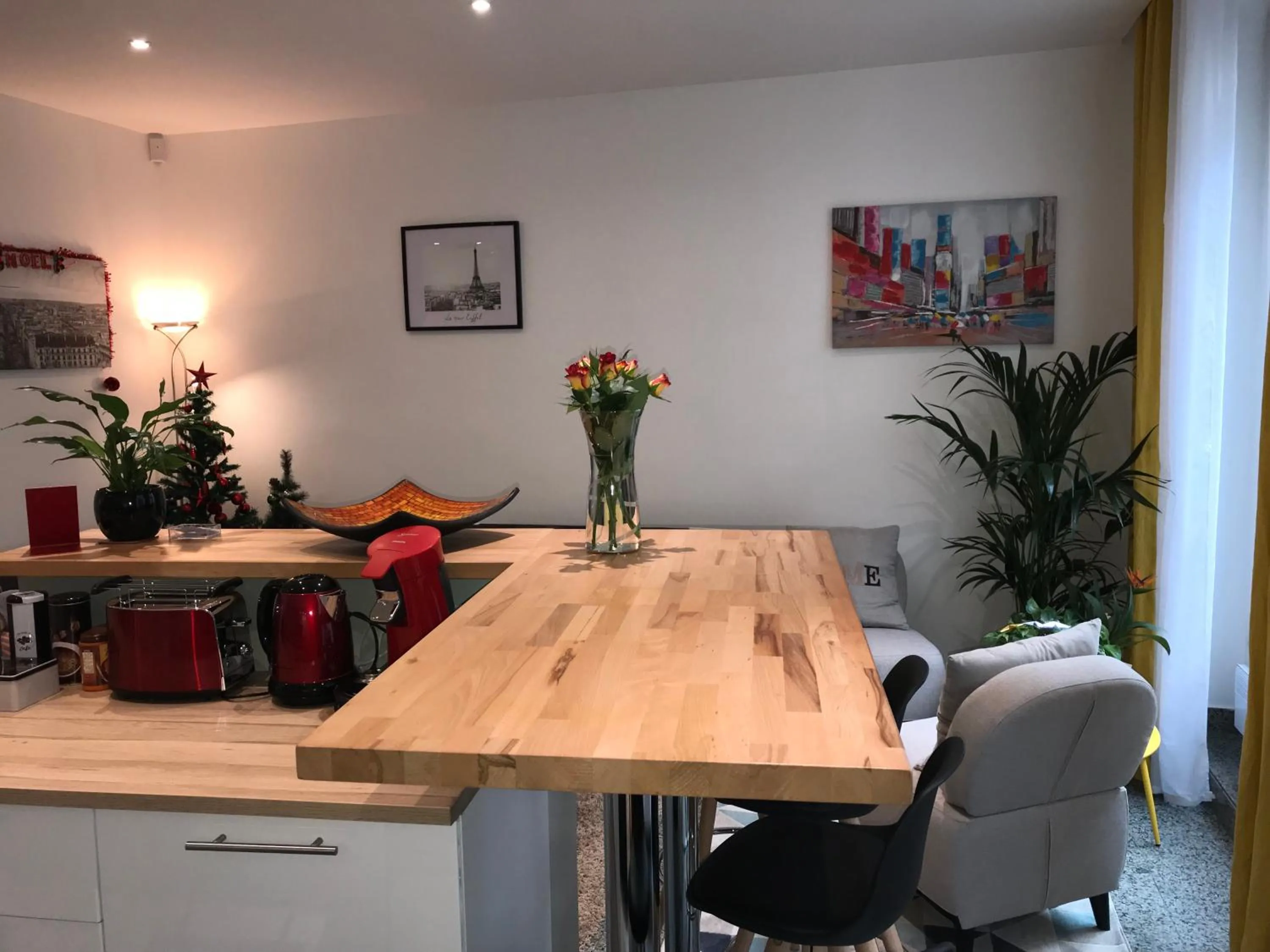 Living room in Paris City Flat App entier N106 F3