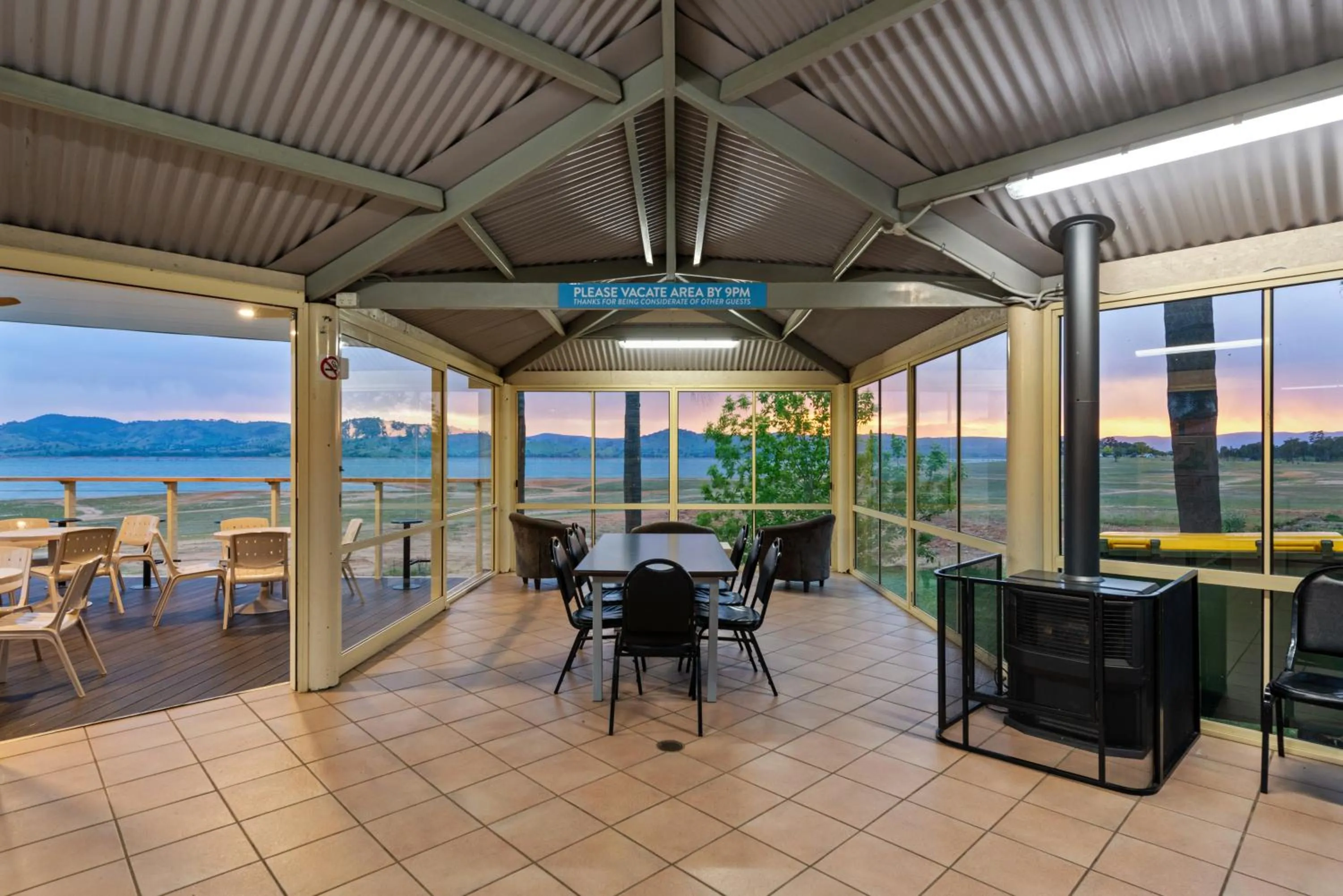 BBQ facilities in Discovery Parks - Lake Hume, Victoria
