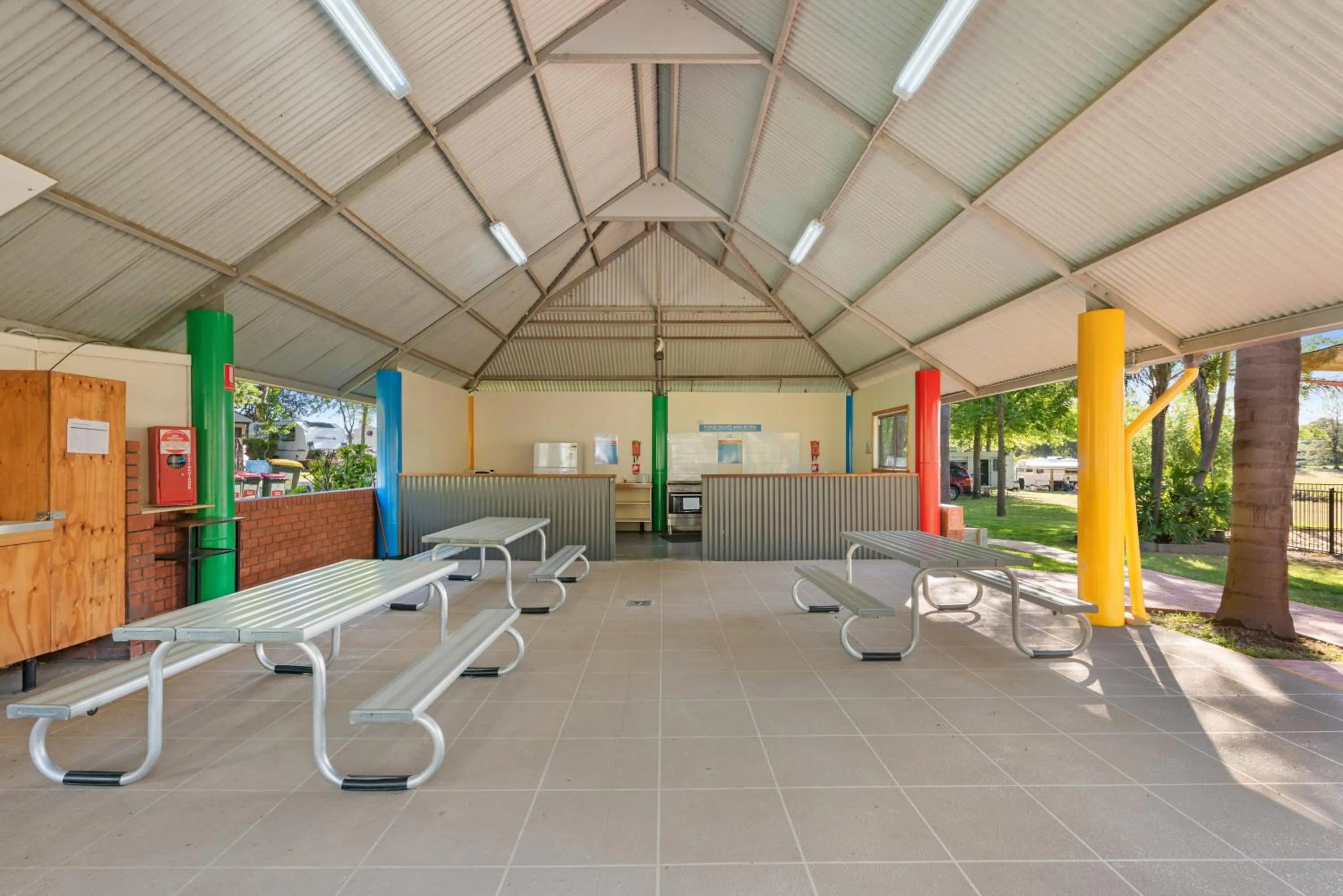 BBQ facilities in Discovery Parks - Lake Hume, Victoria