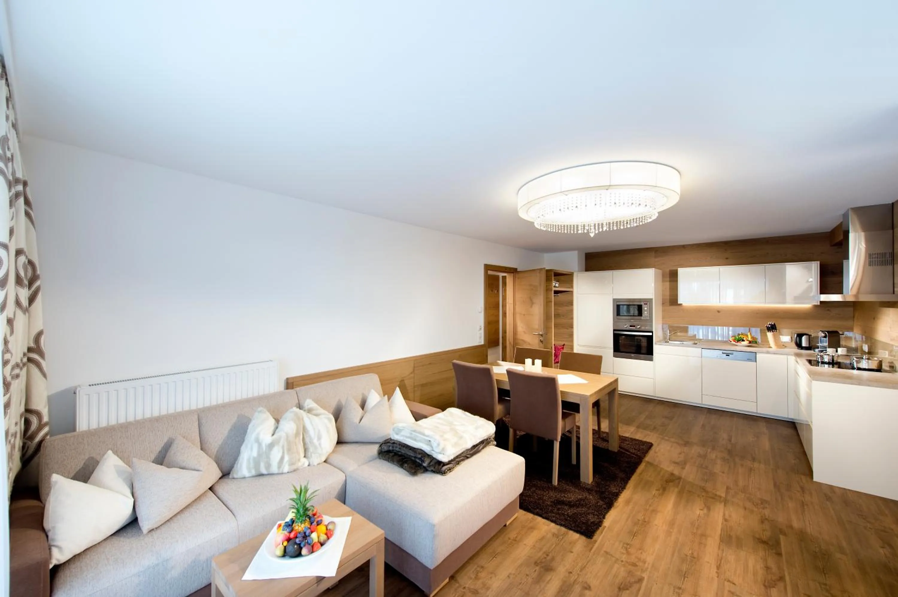 Communal lounge/ TV room in Superior Hotel Post Ischgl