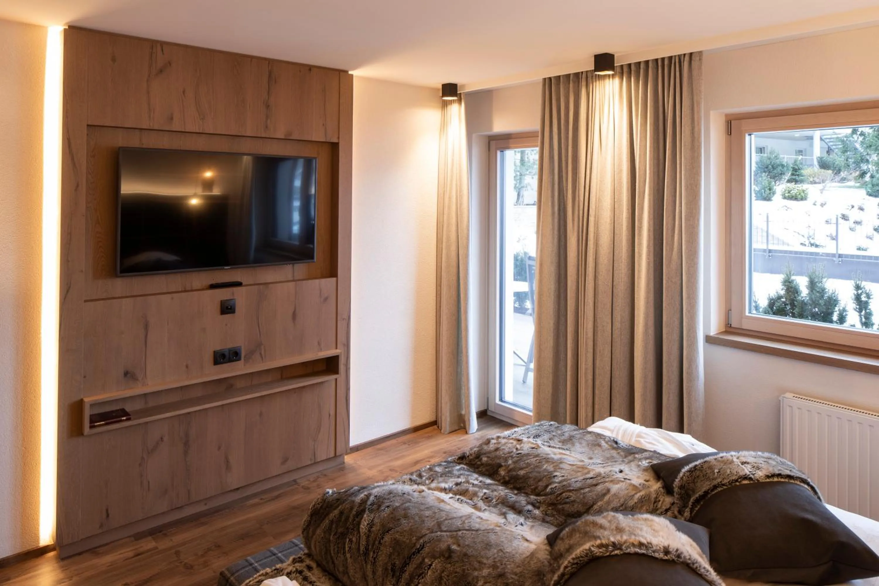 TV and multimedia, Bed in Superior Hotel Post Ischgl