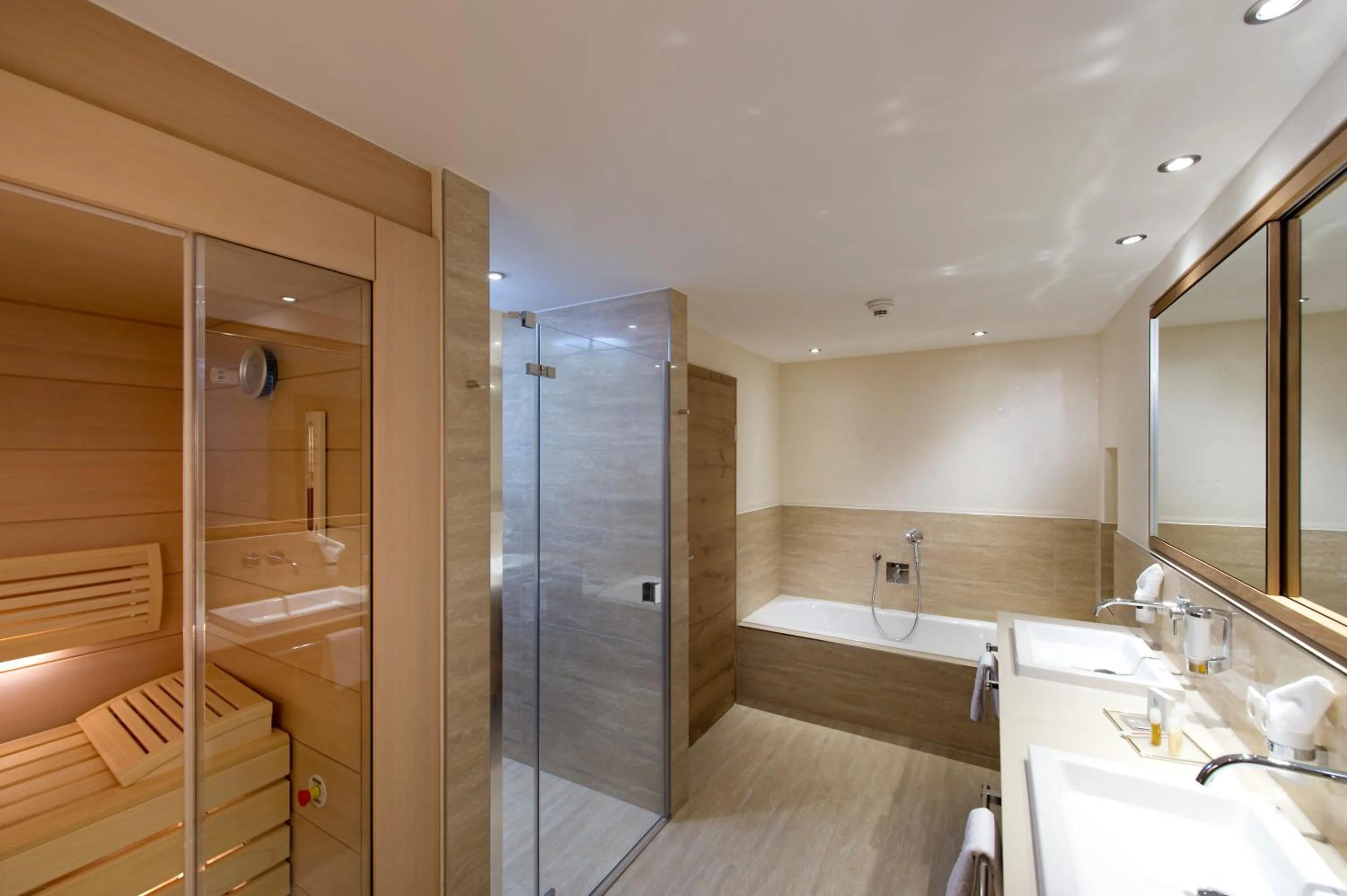 Bathroom in Superior Hotel Post Ischgl