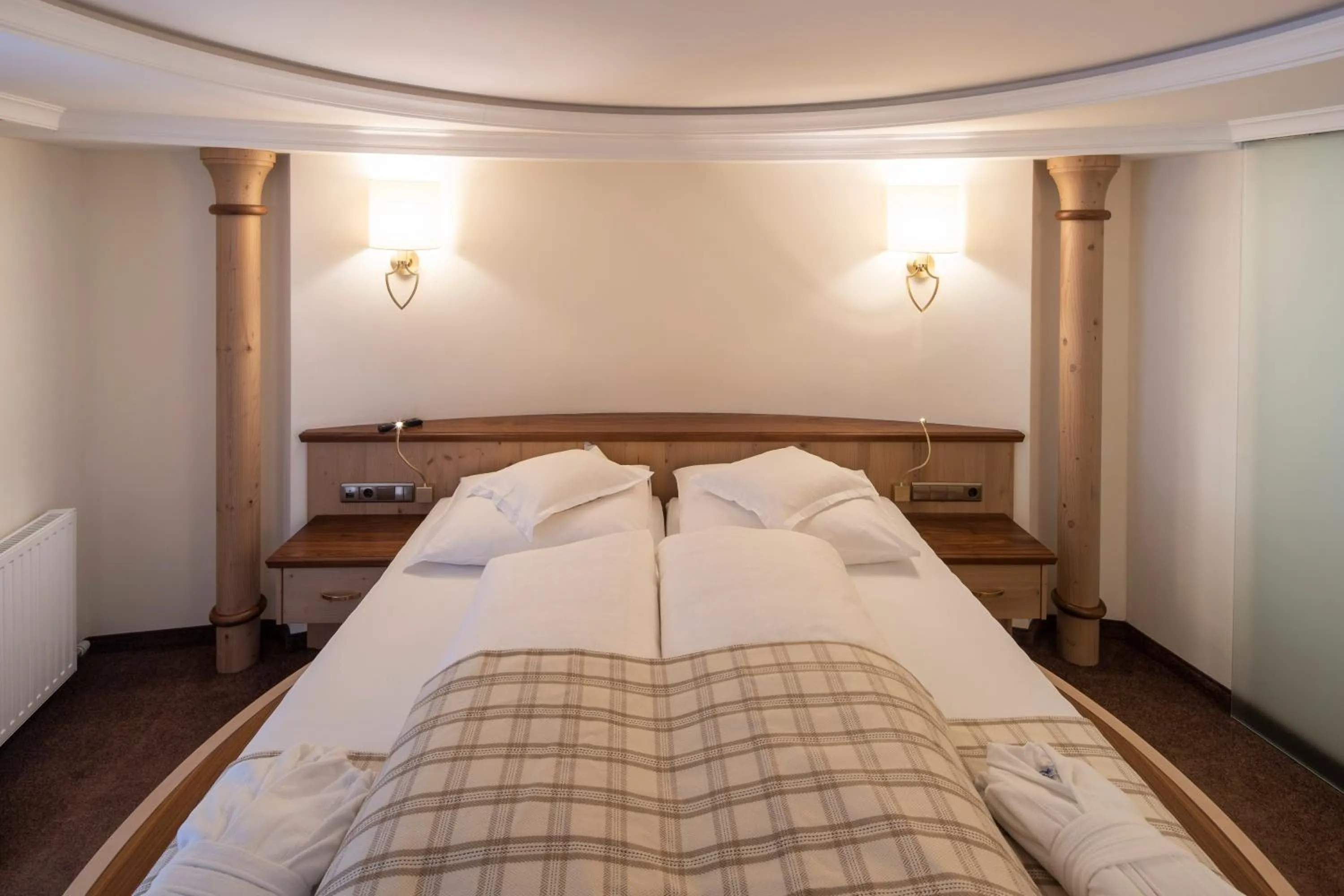 Bedroom, Bed in Superior Hotel Post Ischgl