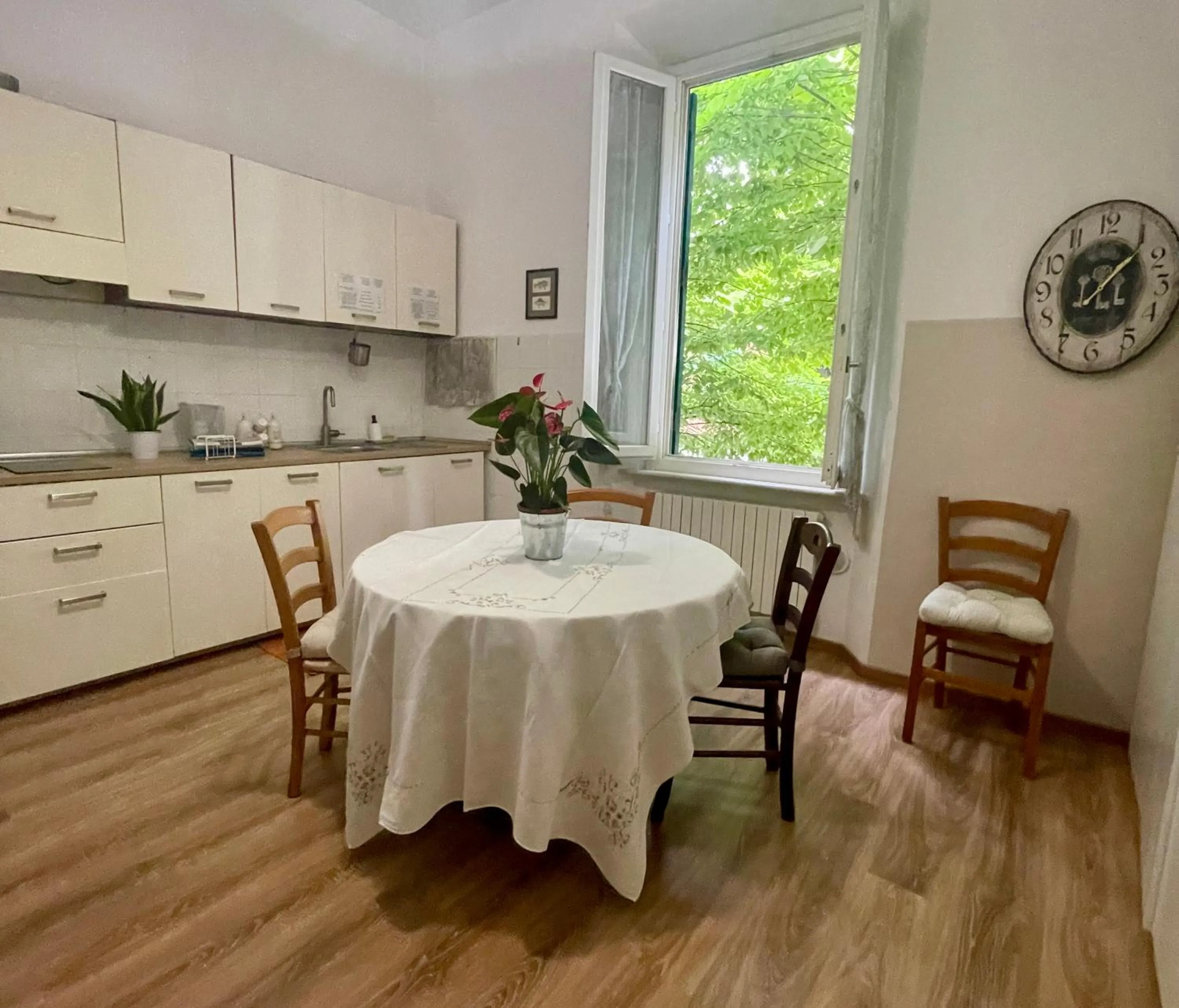 Communal kitchen in La Magnolia