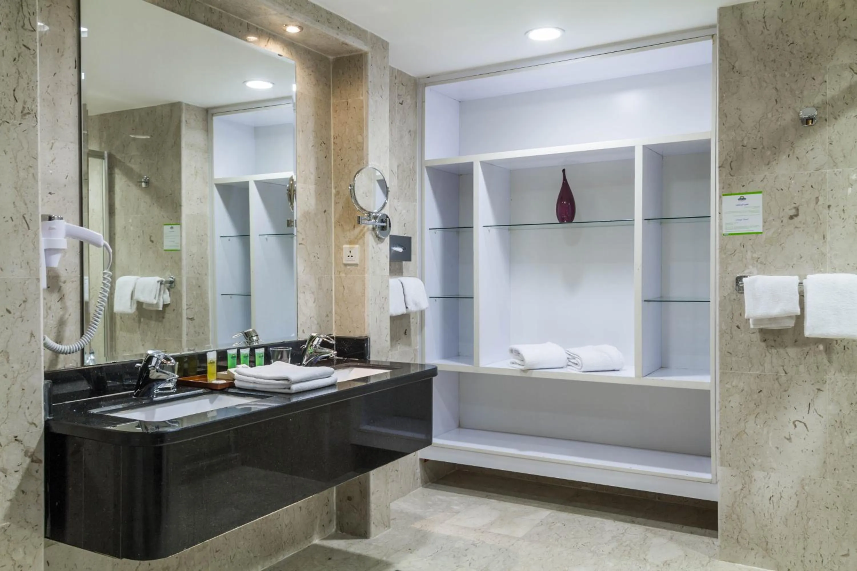 Toilet in Days Inn Hotel & Suites Amman