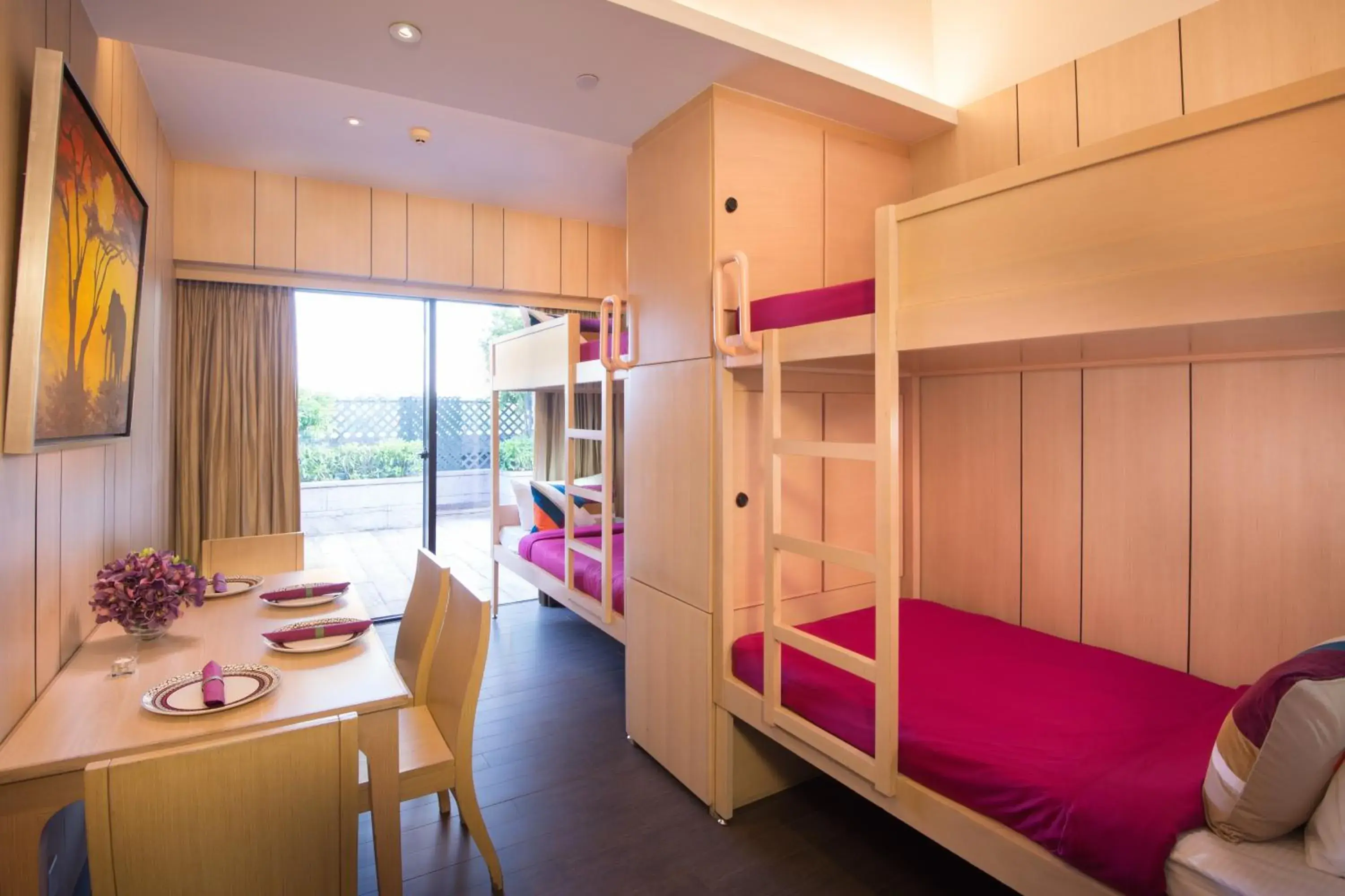 Four person family room in Noah’s Ark Hotel & Resort Four person family room in Noah’s Ark Hotel & Resort