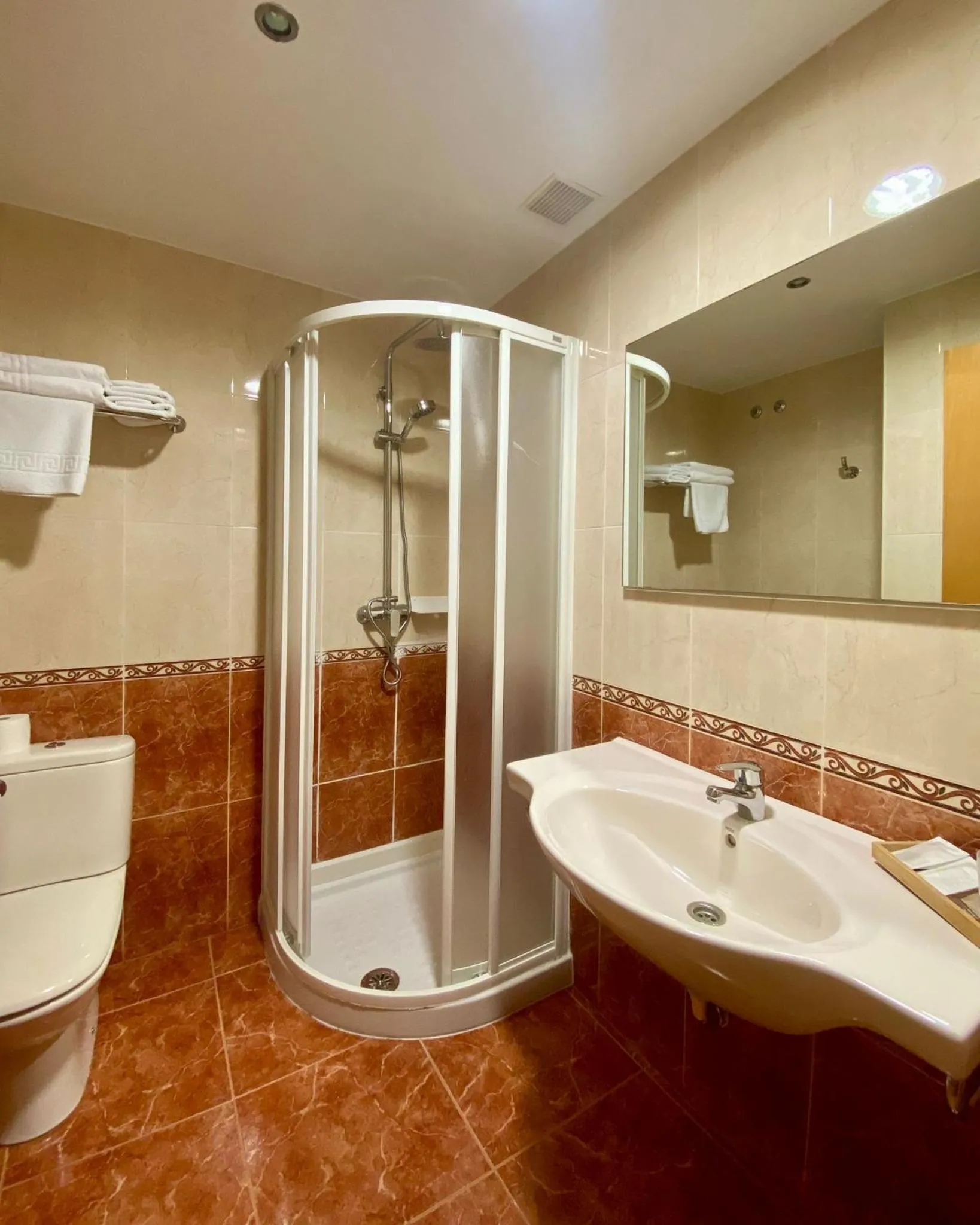 Shower in Hostal RIO SELMO