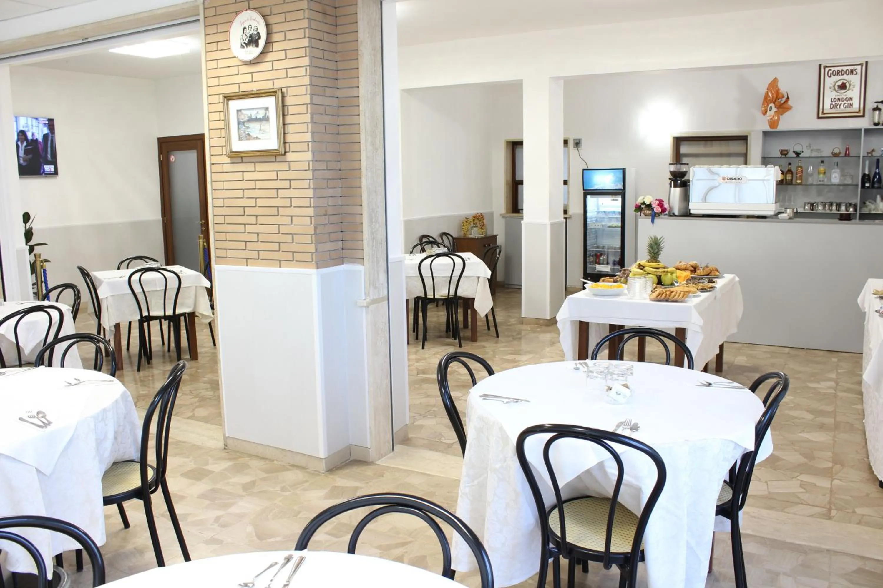 Lounge or bar in Hotel Luca