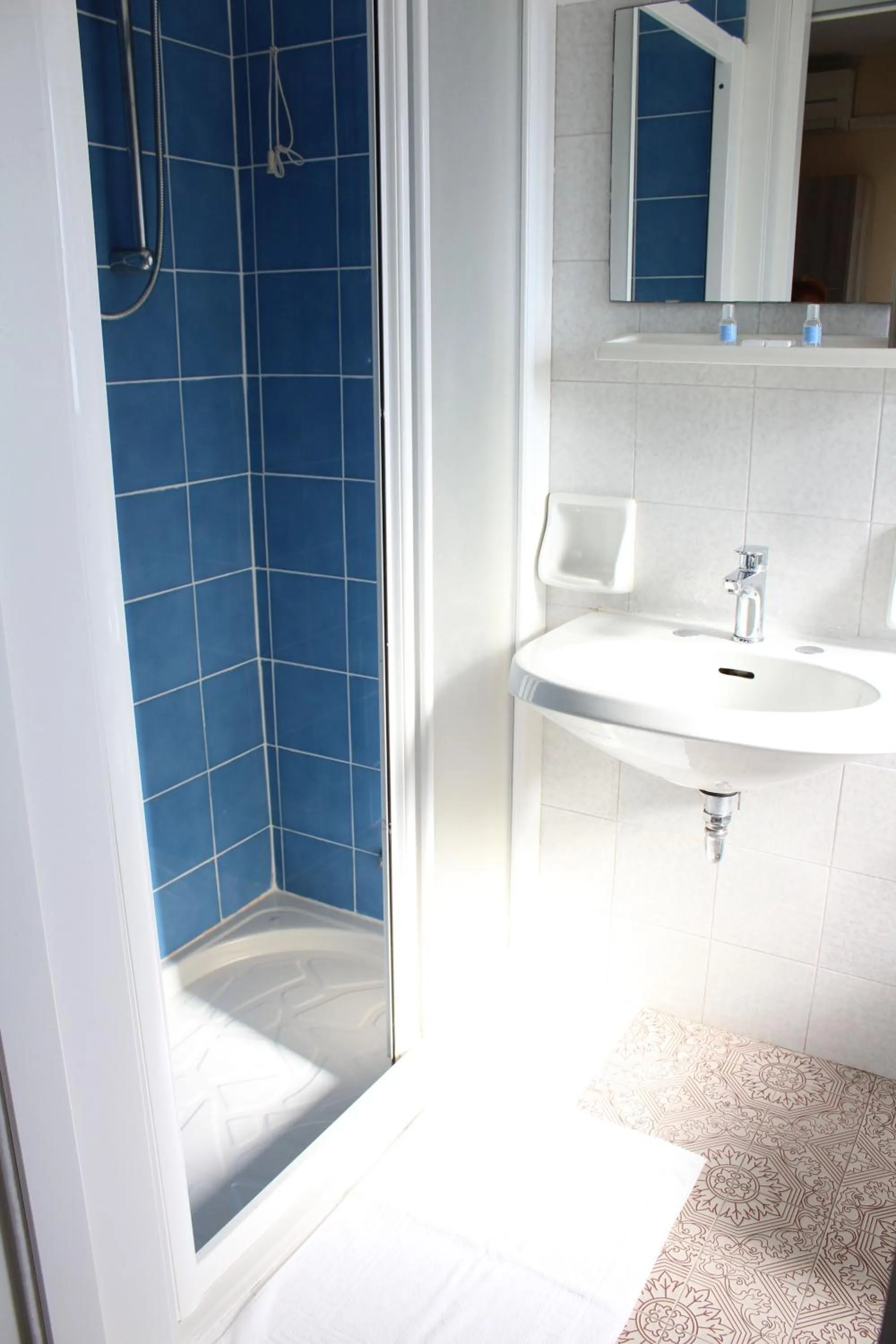 Shower in Hotel Luca