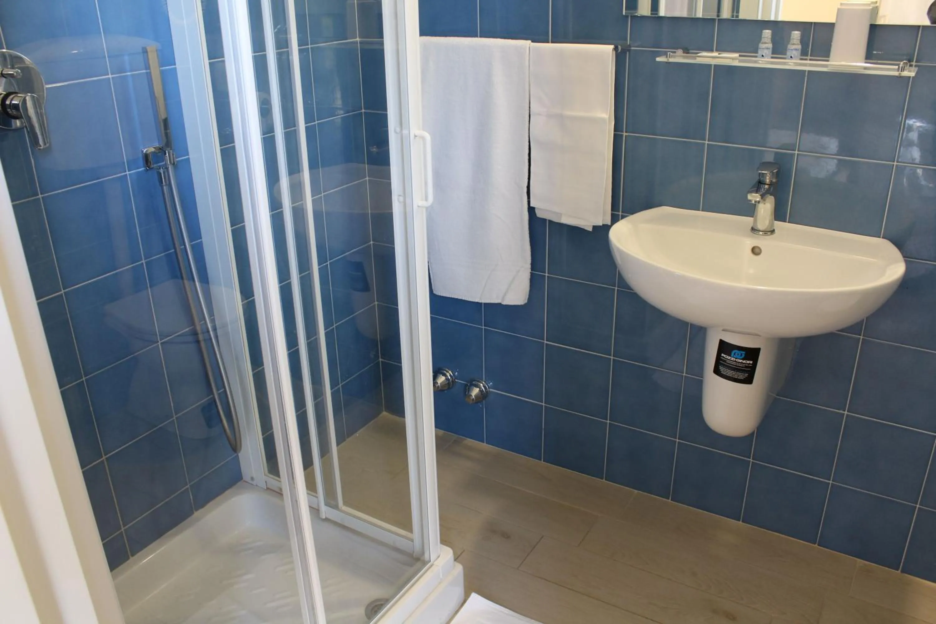 Shower in Hotel Luca