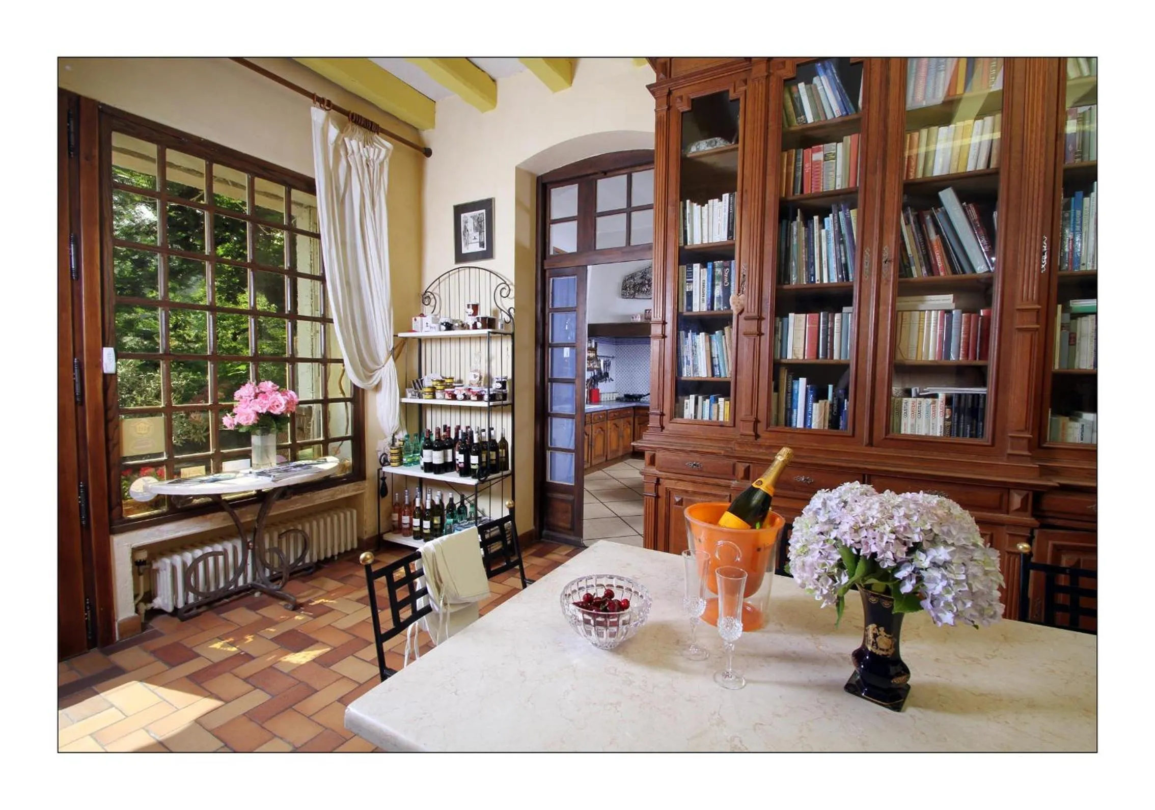 Library in Villa Aimée Luxury Apartments with Heated Pool
