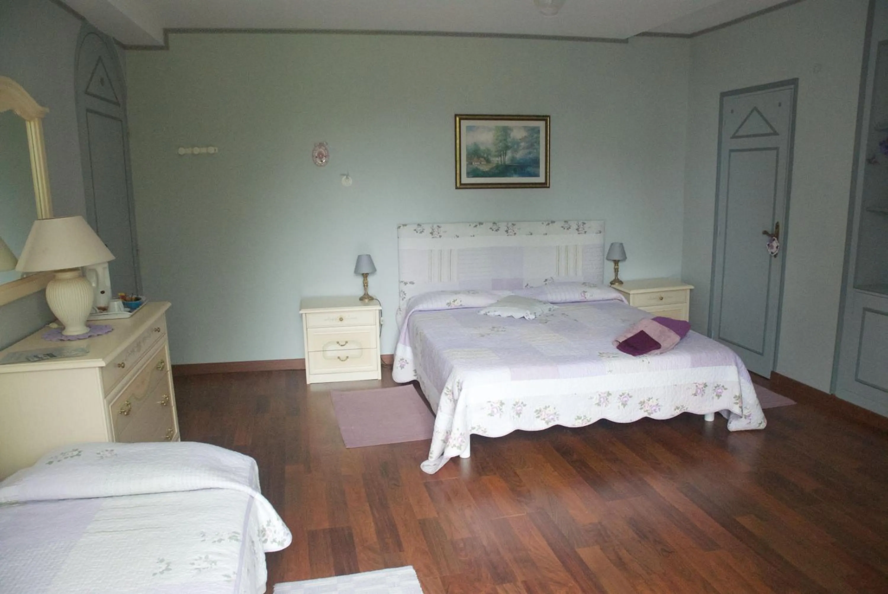 Bedroom, Bed in Le Clos des Cèdres b&b