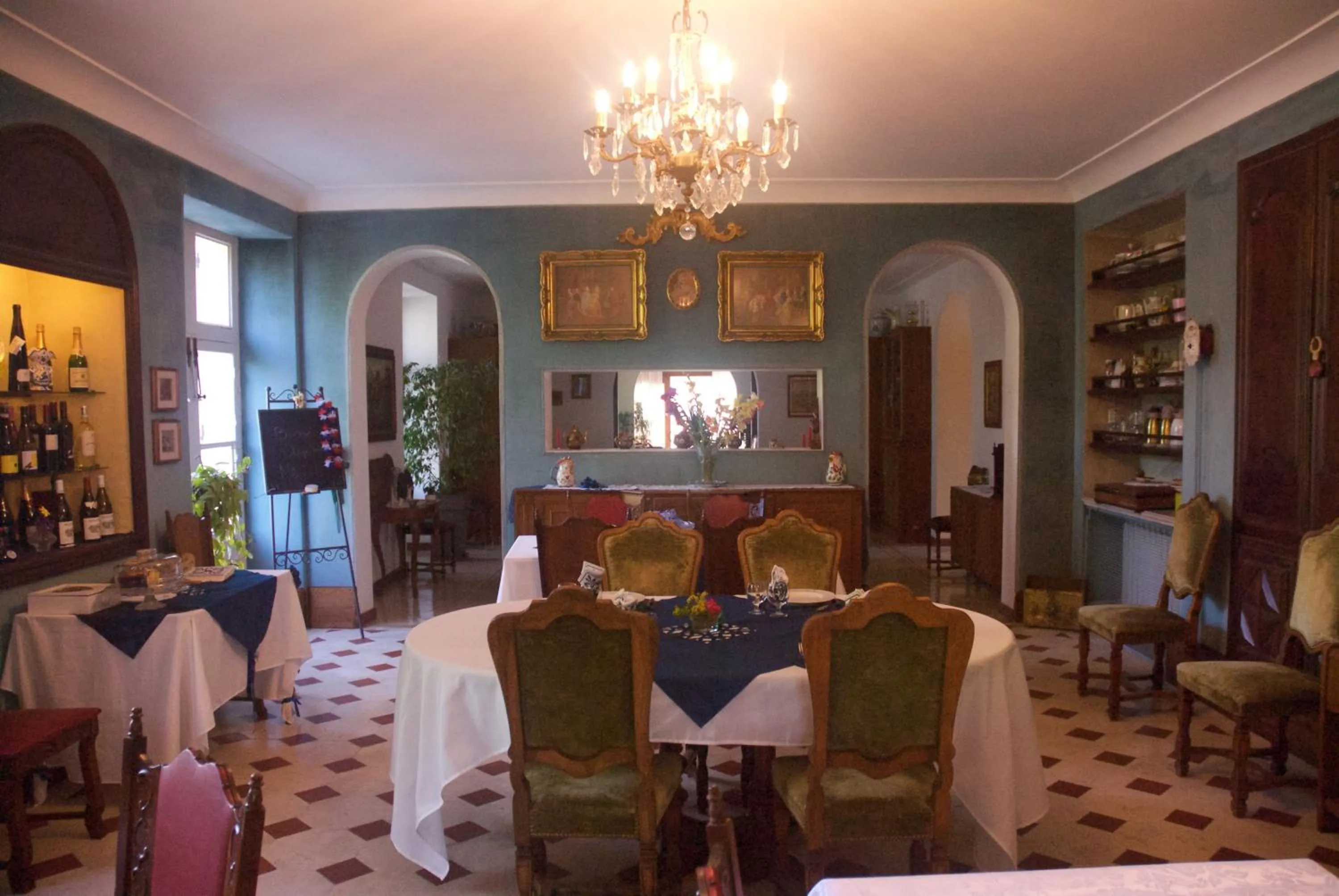 Decorative detail in Le Clos des Cèdres b&b