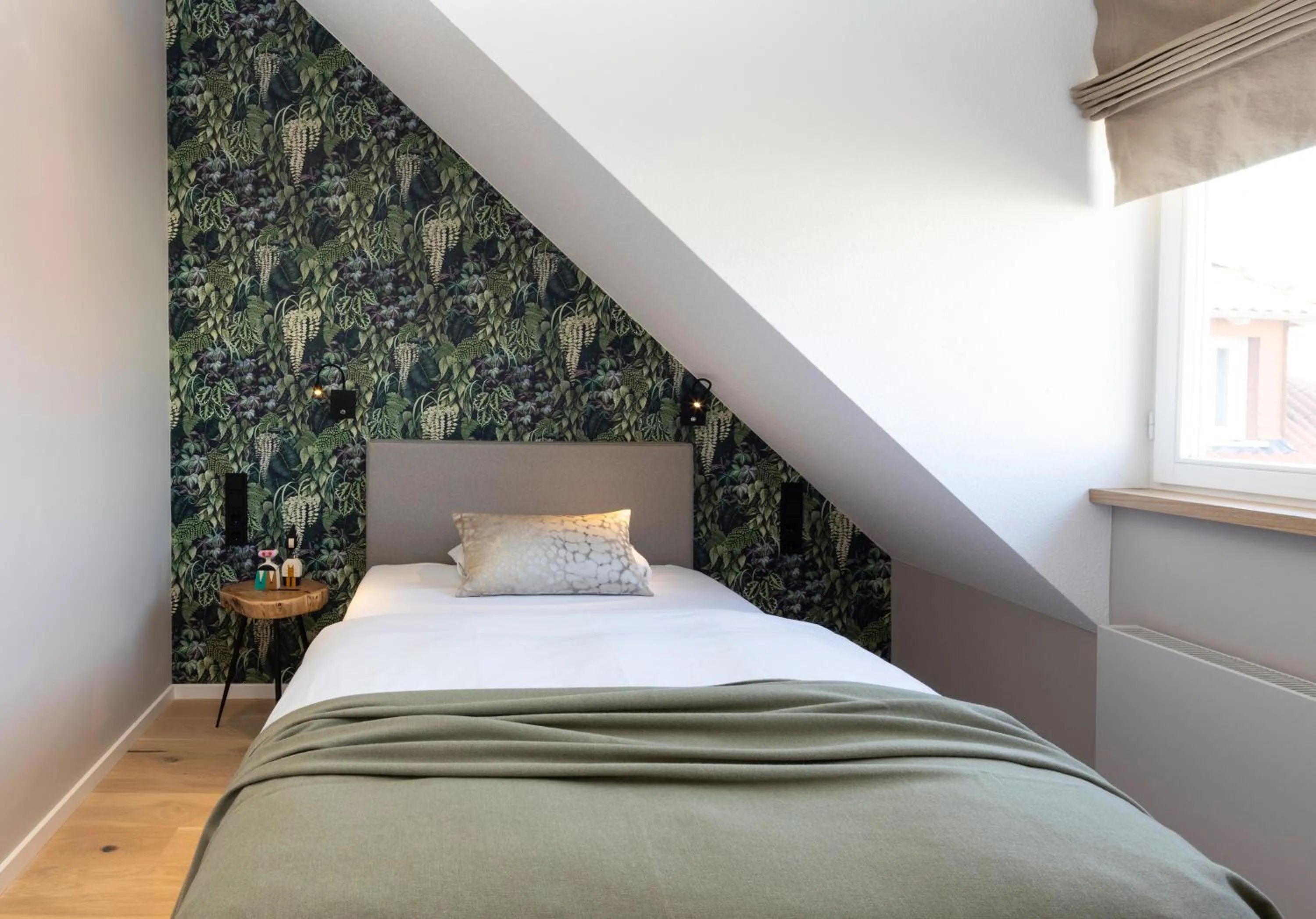 Photo of the whole room, Bed in Hofgut Wißberg - Das Weinberghotel