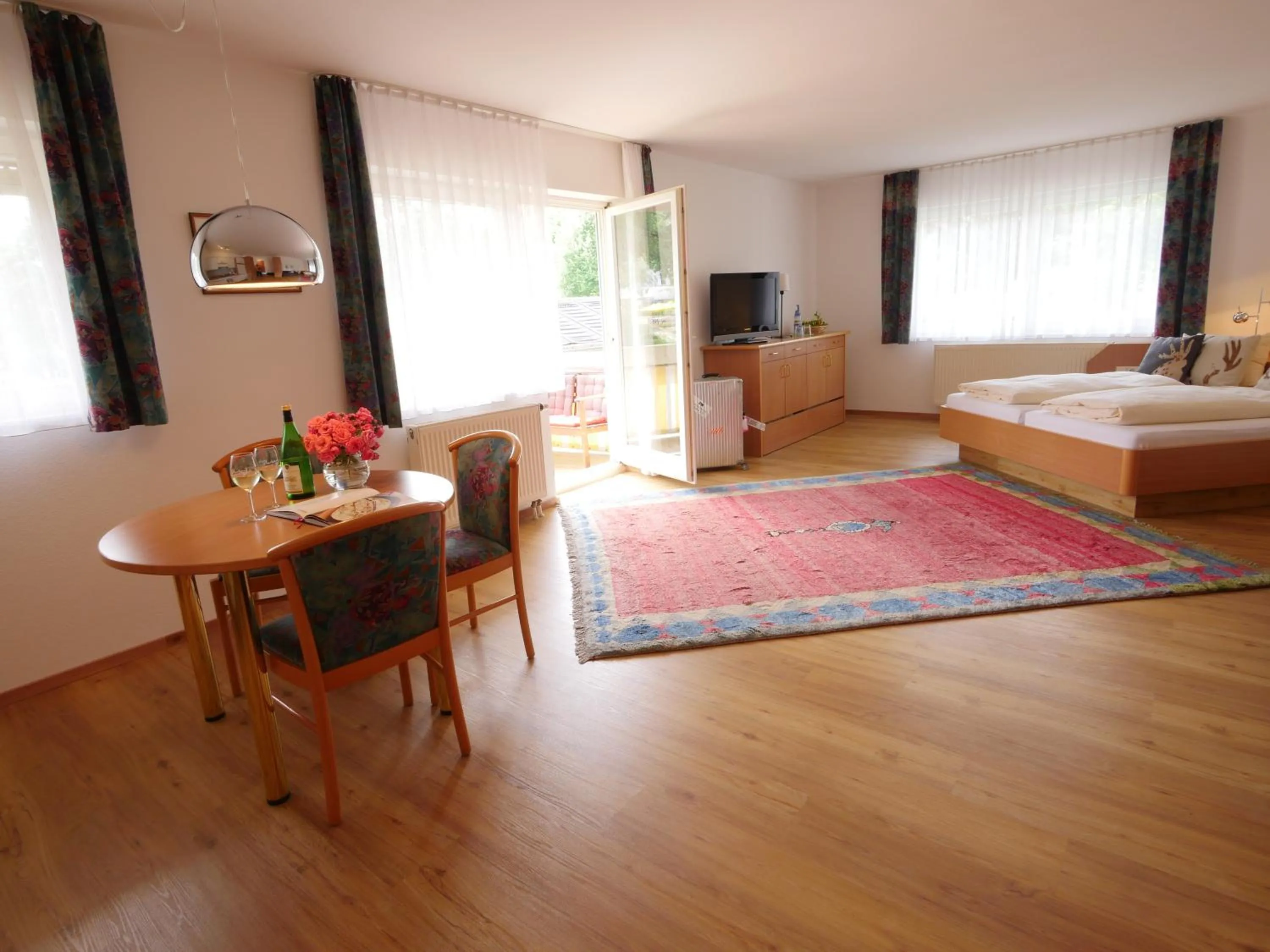 Balcony/Terrace, Bed in Hotel Linde Durbach