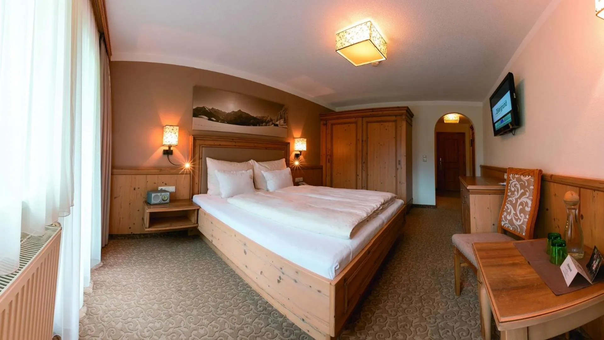 Photo of the whole room, Bed in ZillergrundRock Luxury Mountain Resort