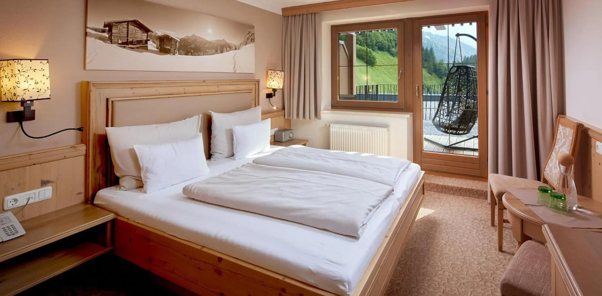 Photo of the whole room, Bed in ZillergrundRock Luxury Mountain Resort